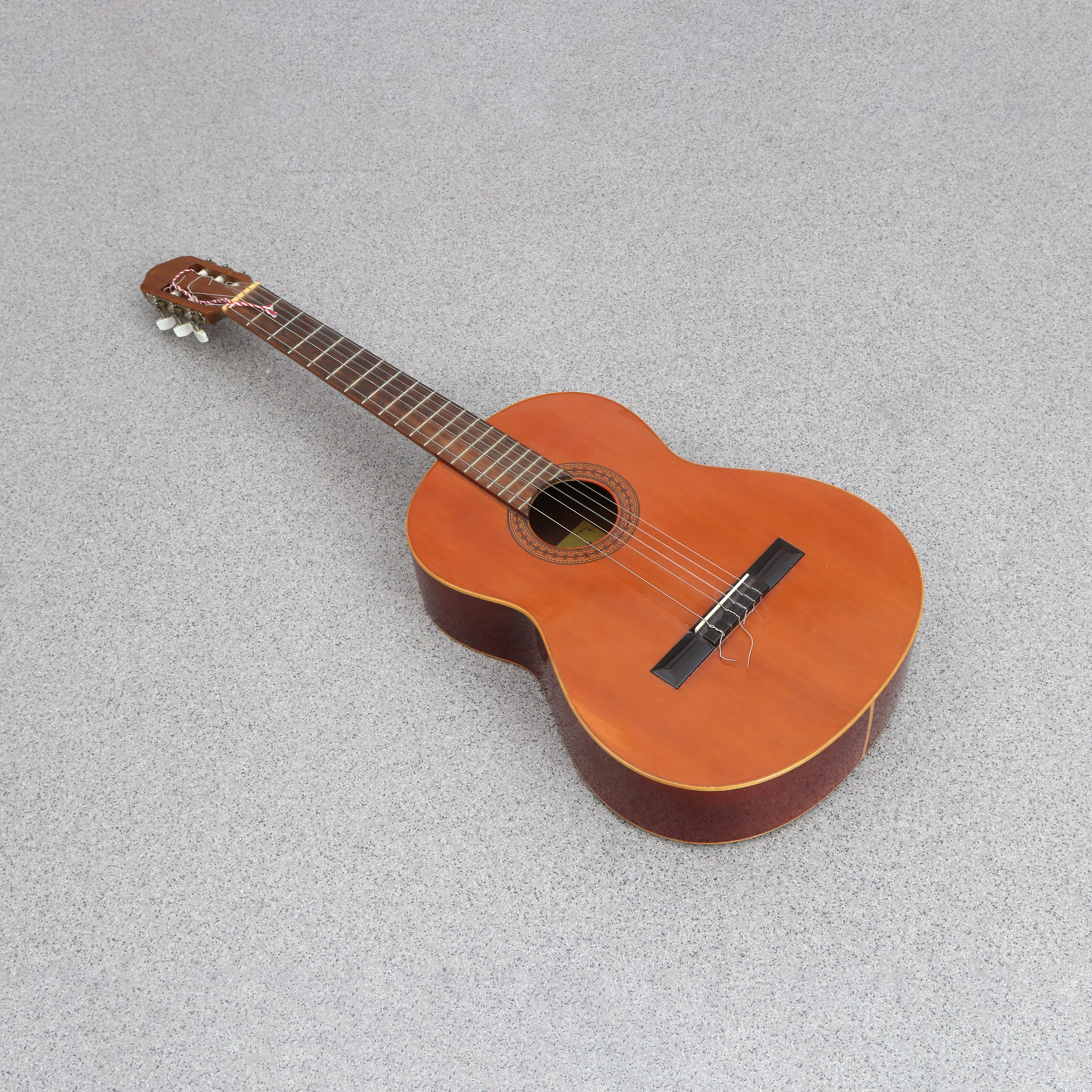 RAIMUNDO, AKUSTISK GITARR. Modell 112.