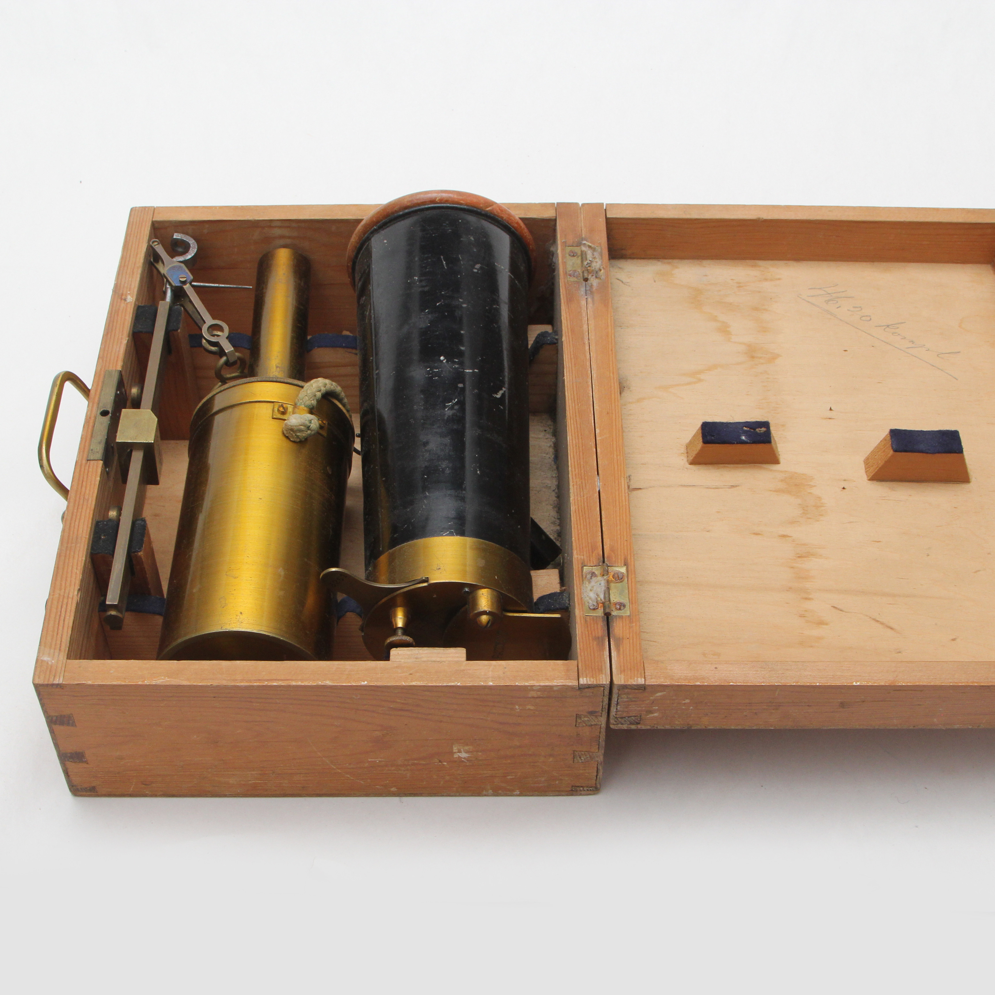 INSTRUMENT, naturvetenskapligt, i originallåda.