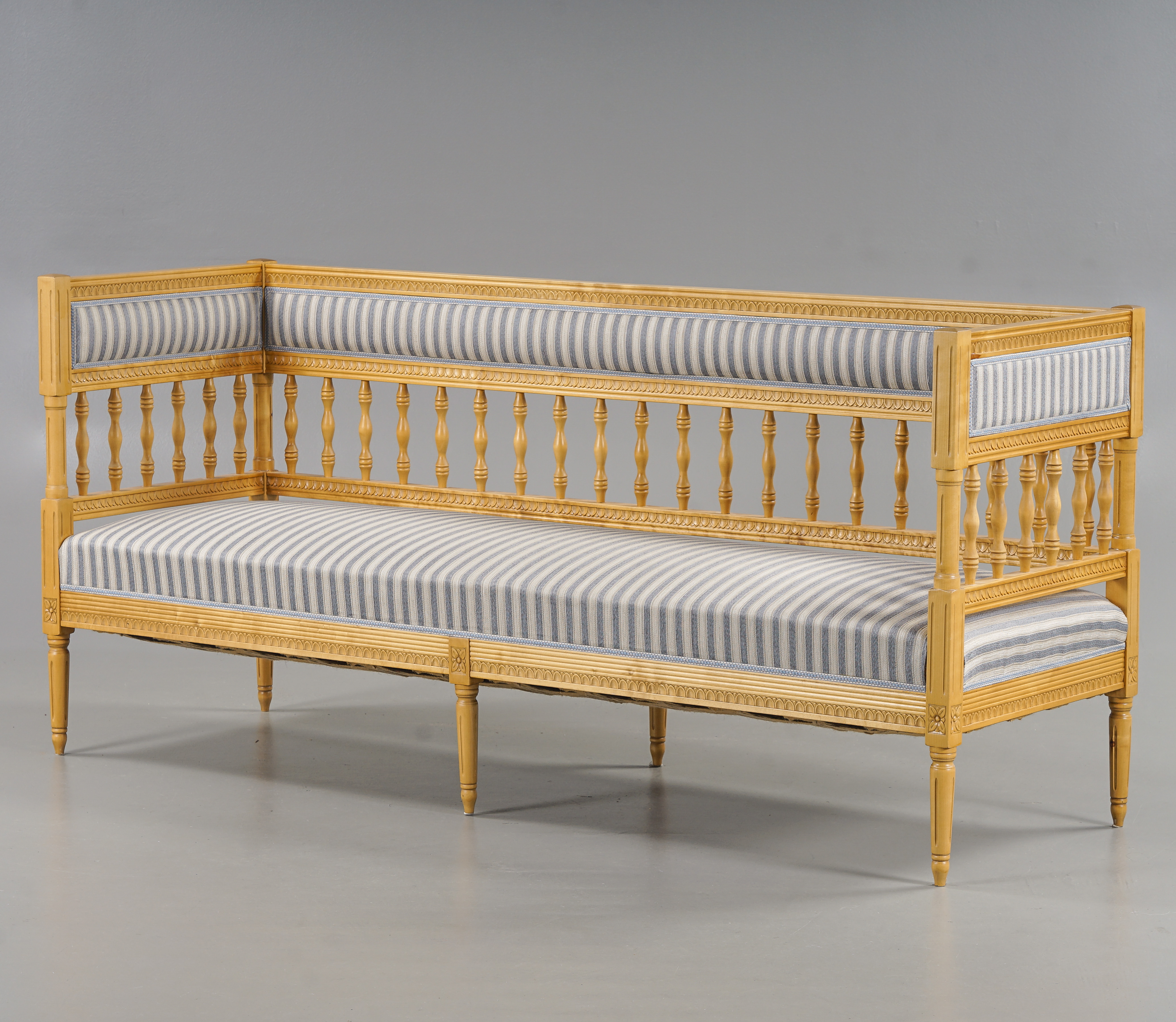 SOFFA Gustaviansk stil, björk, Taserud, Arvika, 1900-talets andra hälft.