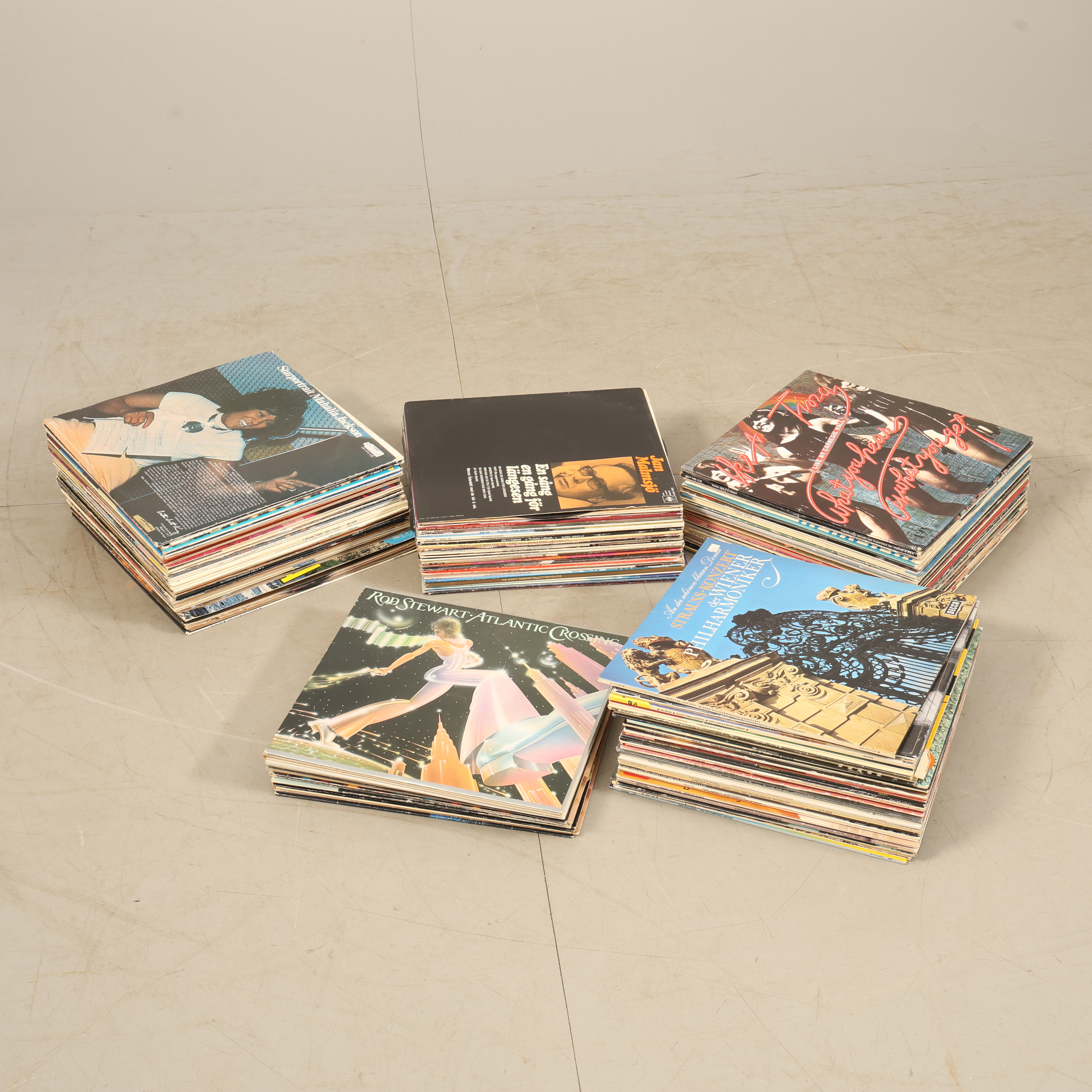 VINYLSKIVOR, ca 160 st, blandade artister.
