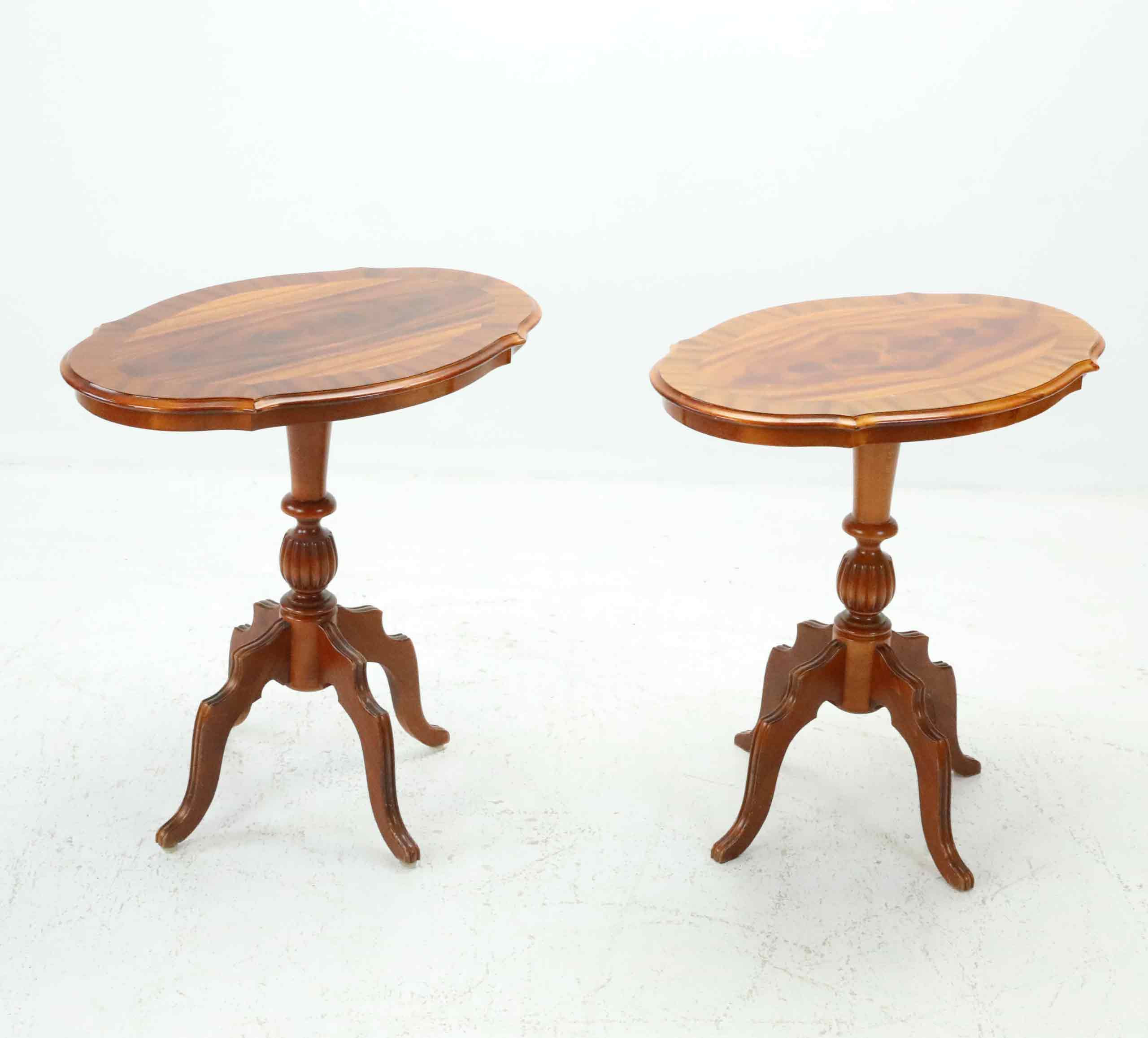 SIDOBORD, ett par, Engelsk stil, mahognyfanér, 1900-tal.