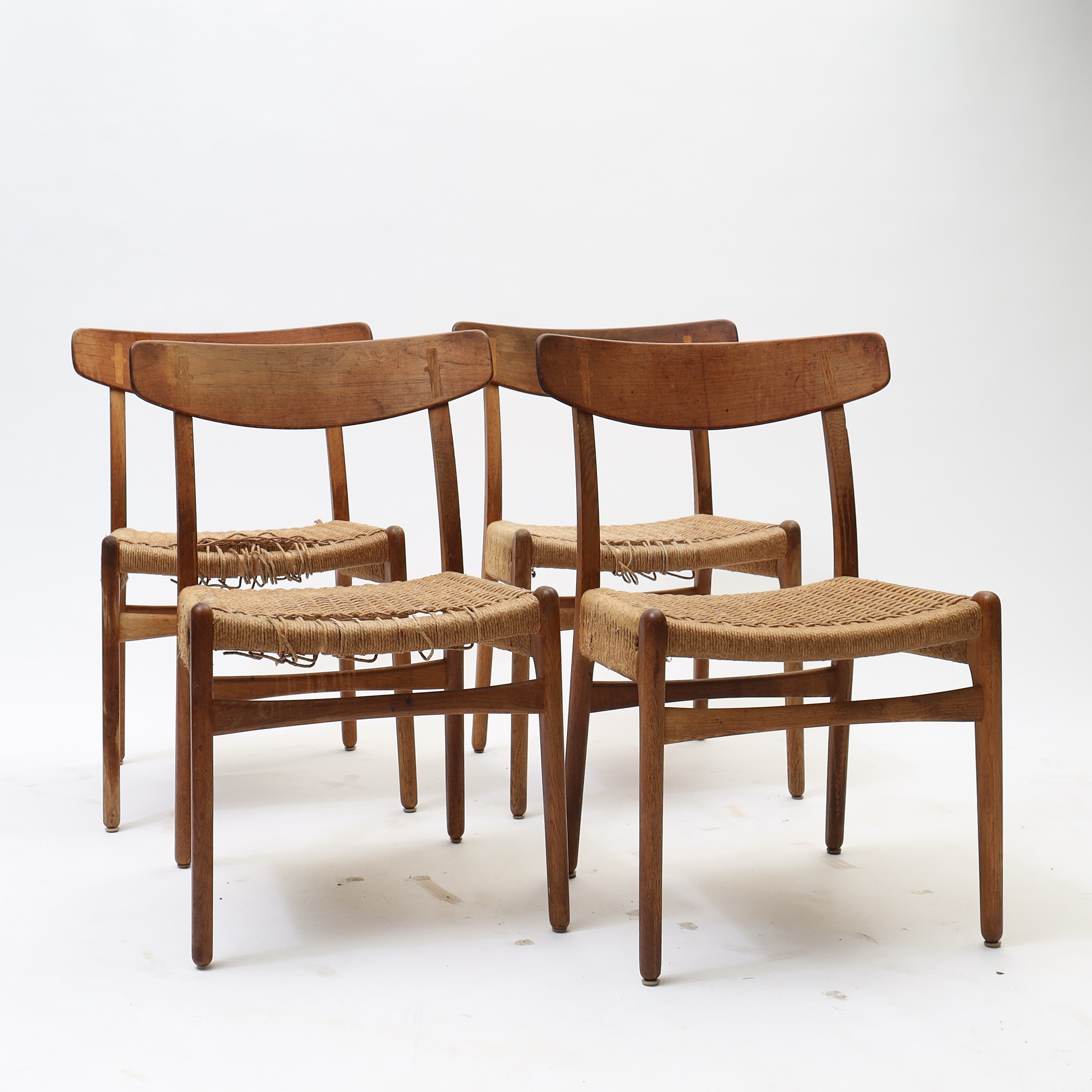 HANS J WEGNER. Stolar, 4 st, "CH23", Carl Hansen & Søn, Danmark.