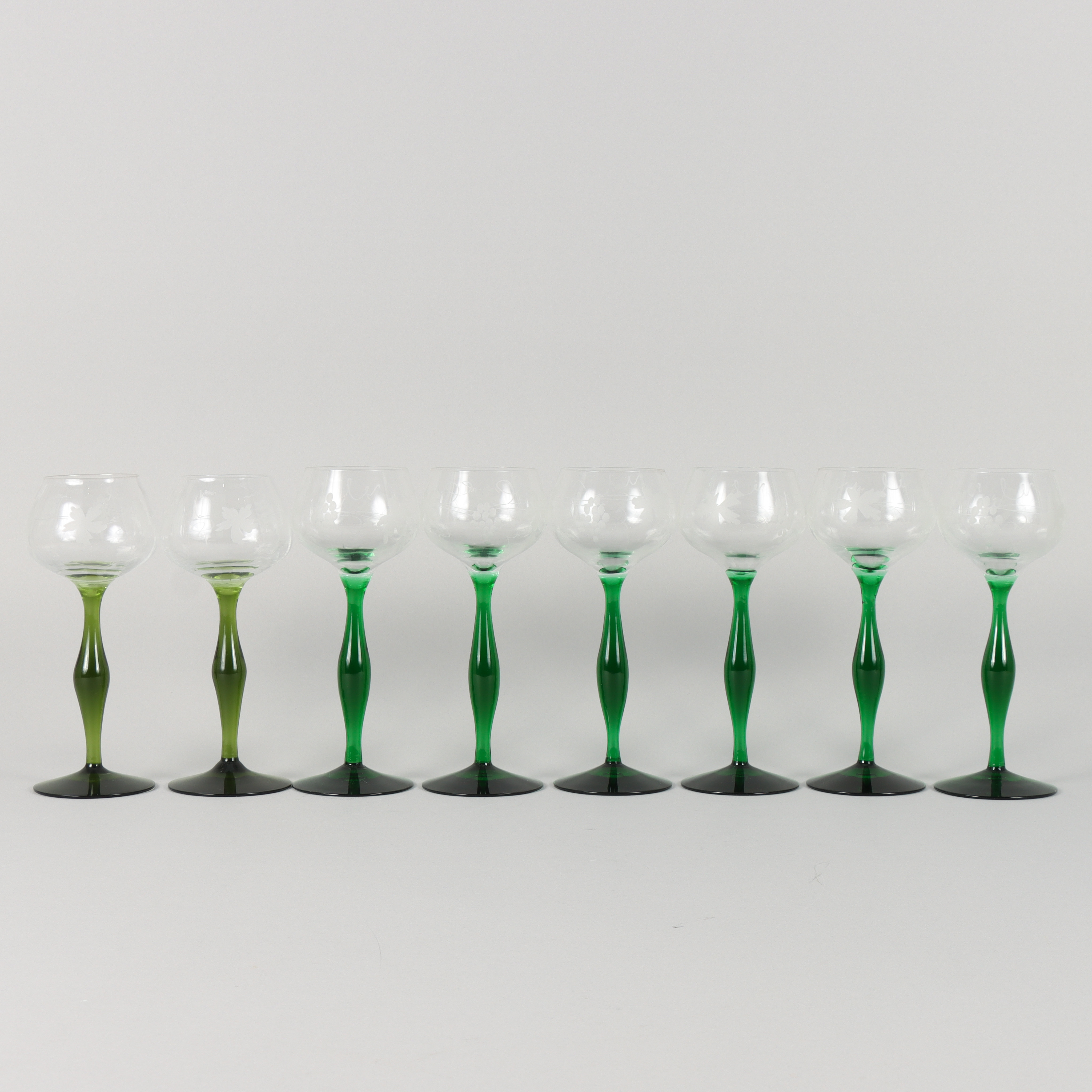 VITVINSGLAS 8 stycken.