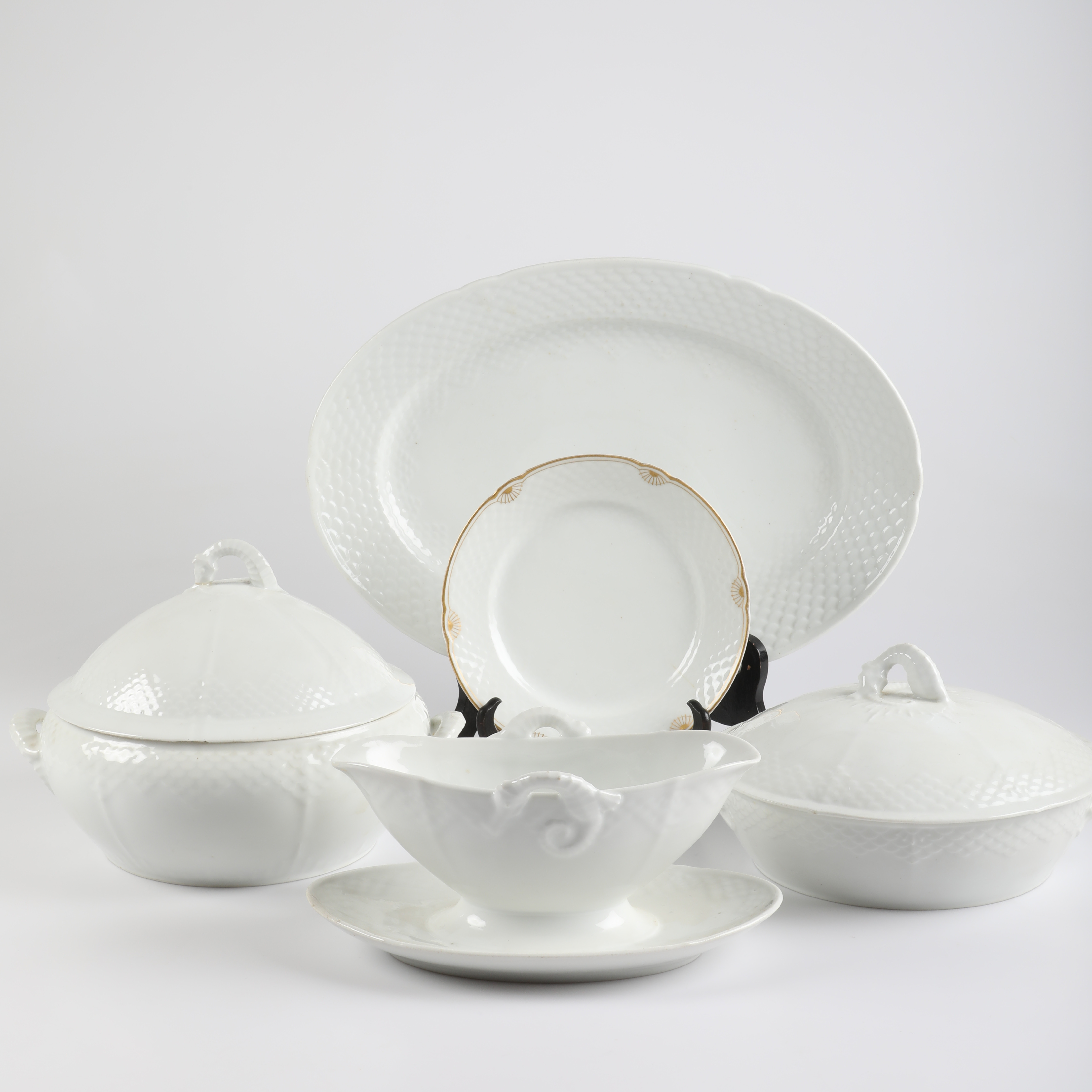MATSERVISDELAR, 8 stycken, mestadels "Elegance", porslin, Bing & Gröndahl, Danmark, 1900-talets första hälft.