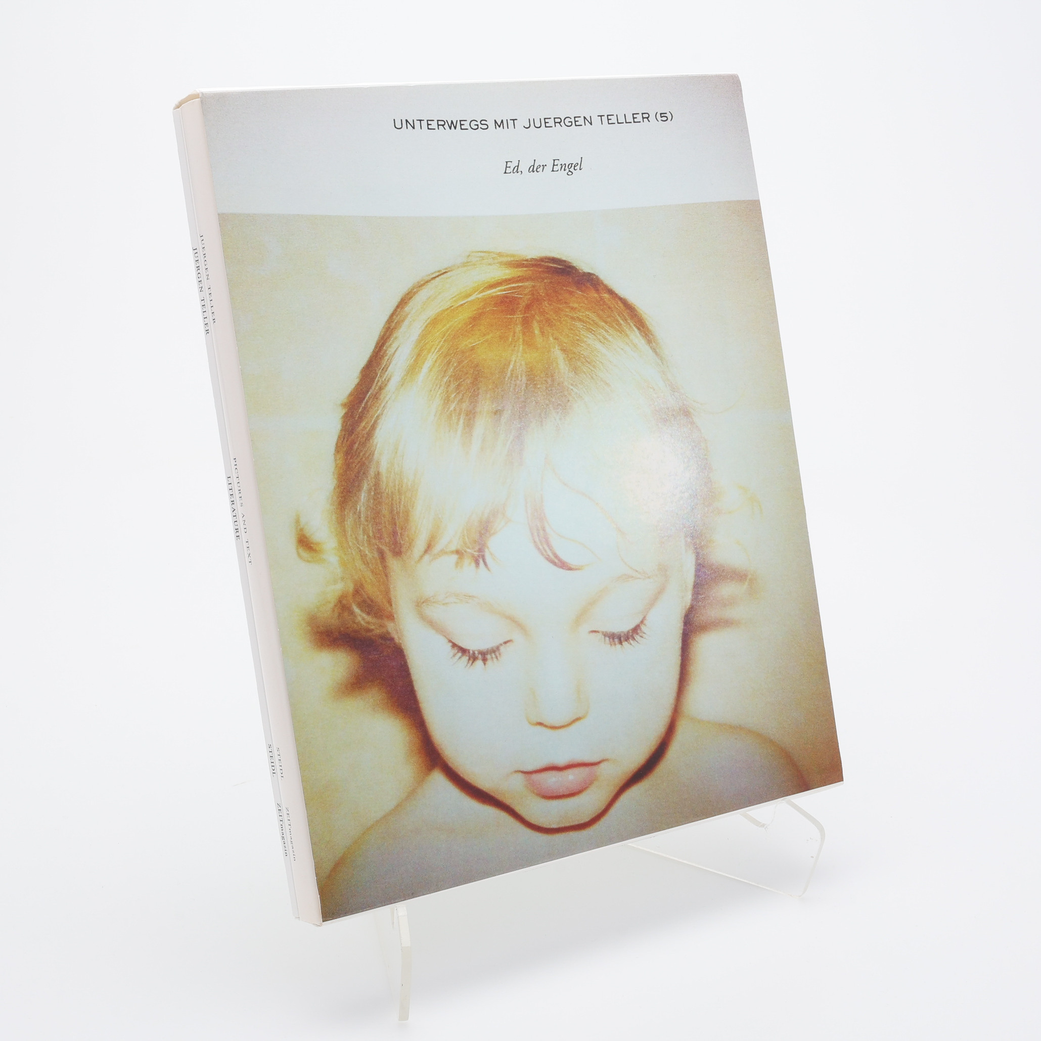 FOTO. DEN TYSKE FOTOGRAFEN JUERGEN TELLER "UNTERWEGS MIT JUERGEN TELLER (5): ED, DER ENGEL" I FÖRSTA UPPLAGAN, 2012.