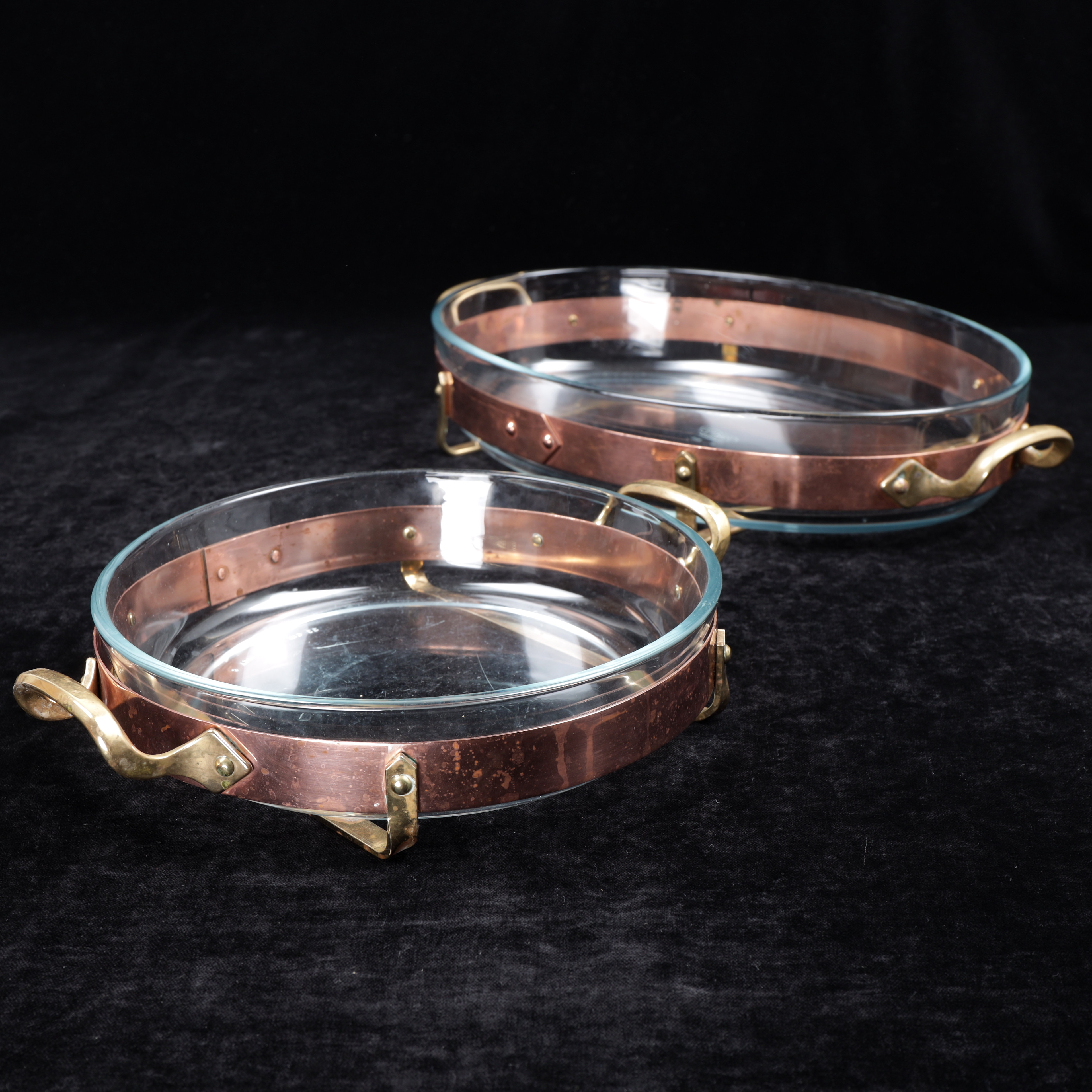 ROLF SINNERMARK. Ugnsformar, 2 st, "Traktör", koppar/mässing/glas, 1900-talets andra hälft.