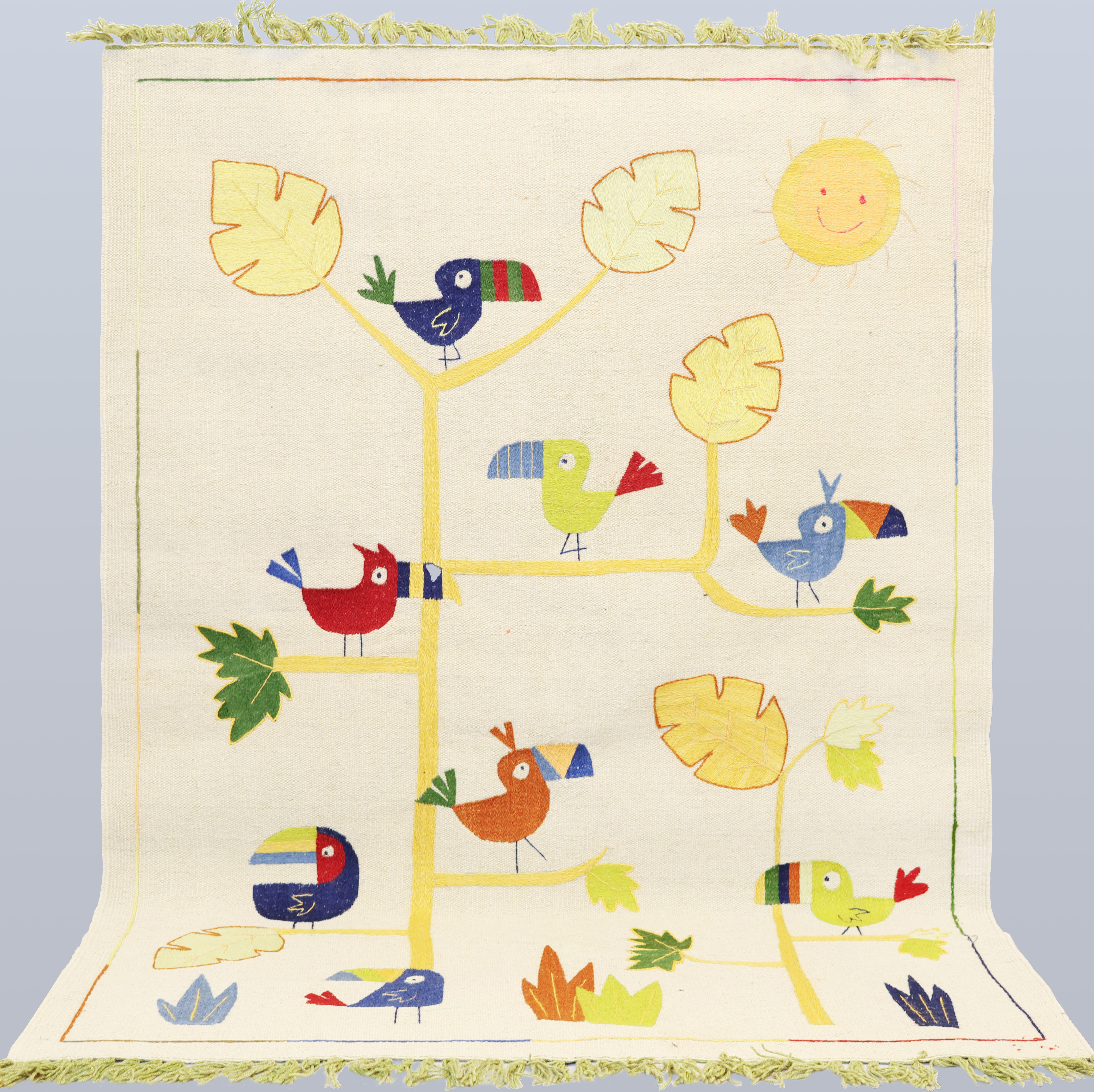 ORIENTMATTA, handvävd, kelim, handbroderi, motiv med fåglar på ljus botten, ull på ullvarp, ca 175x130 cm.