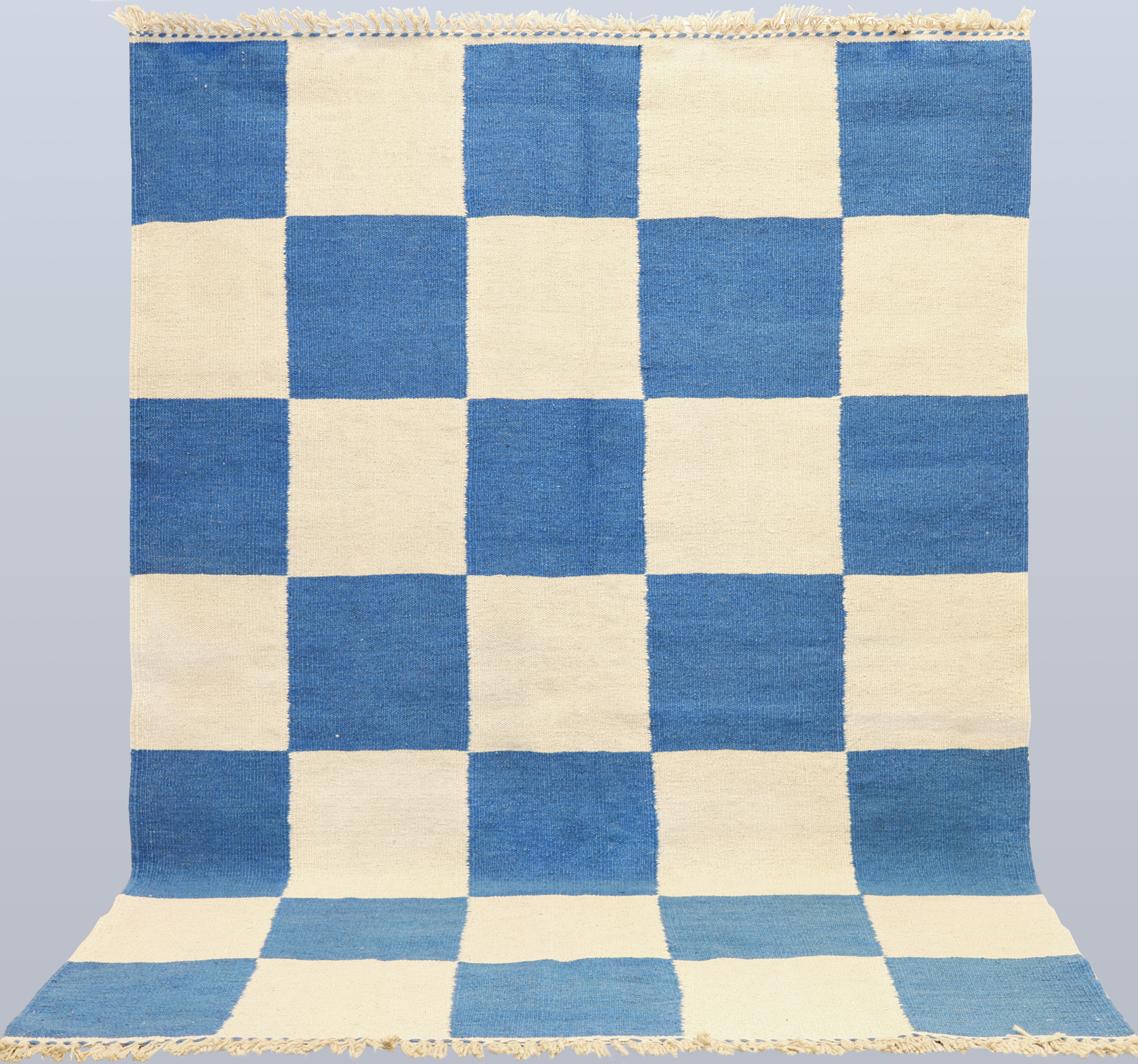 ORIENTMATTA, handvävd, kelim, rutmönster med blått, ca 202x145 cm.