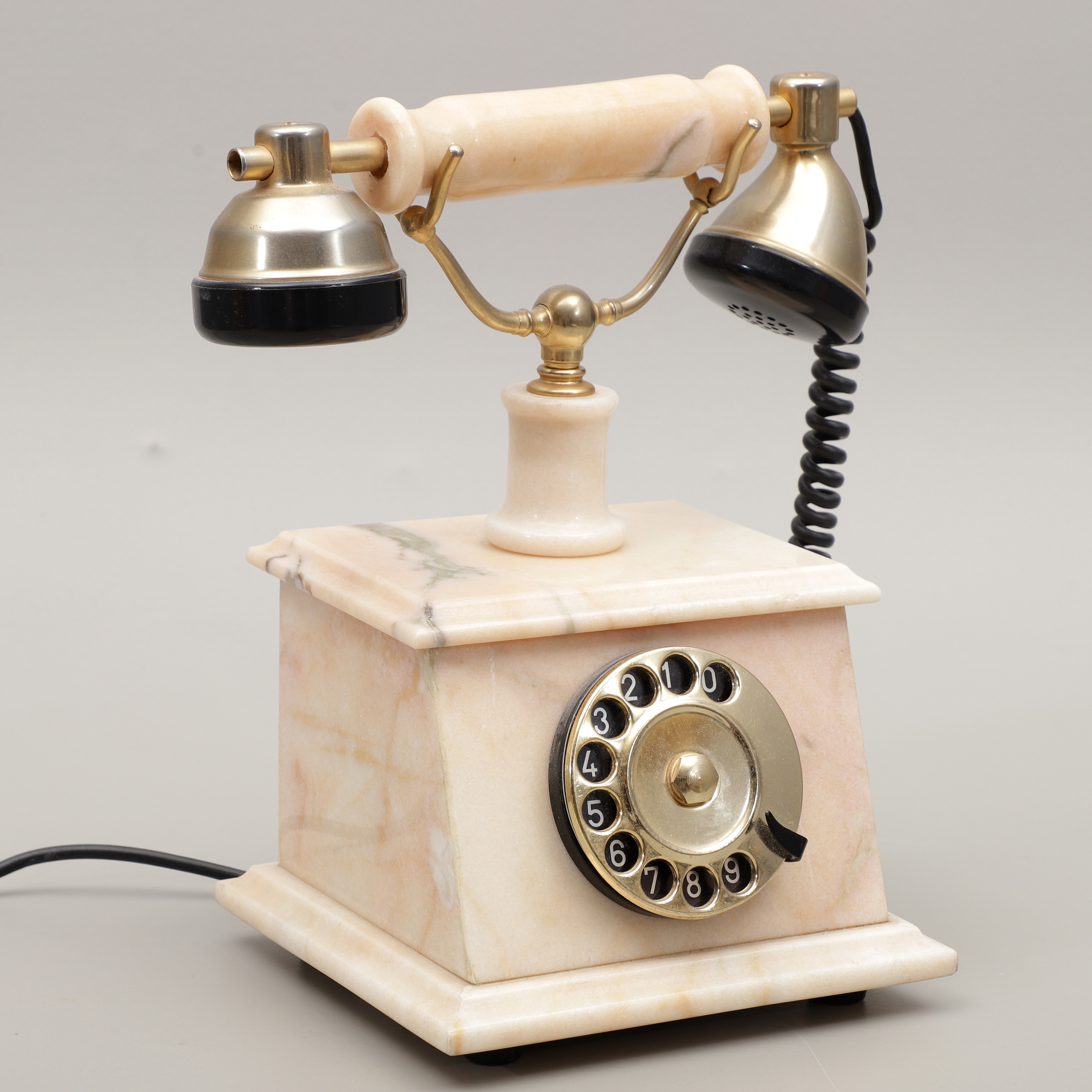 TELEFON, marmor, 1900-talets andra hälft.