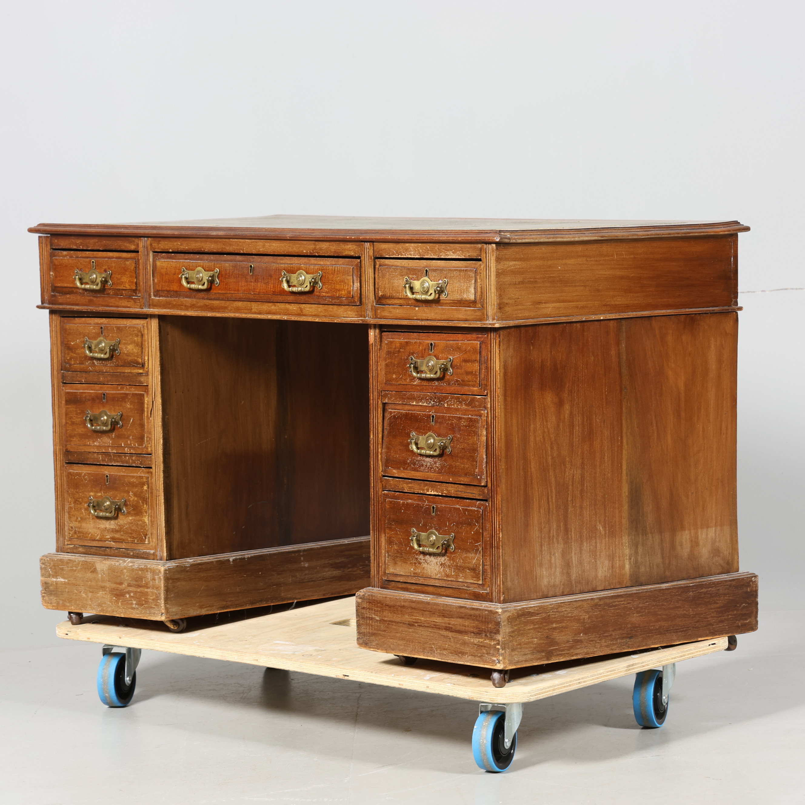 SKRIVBORD, engelsk stil, 1900-tal.