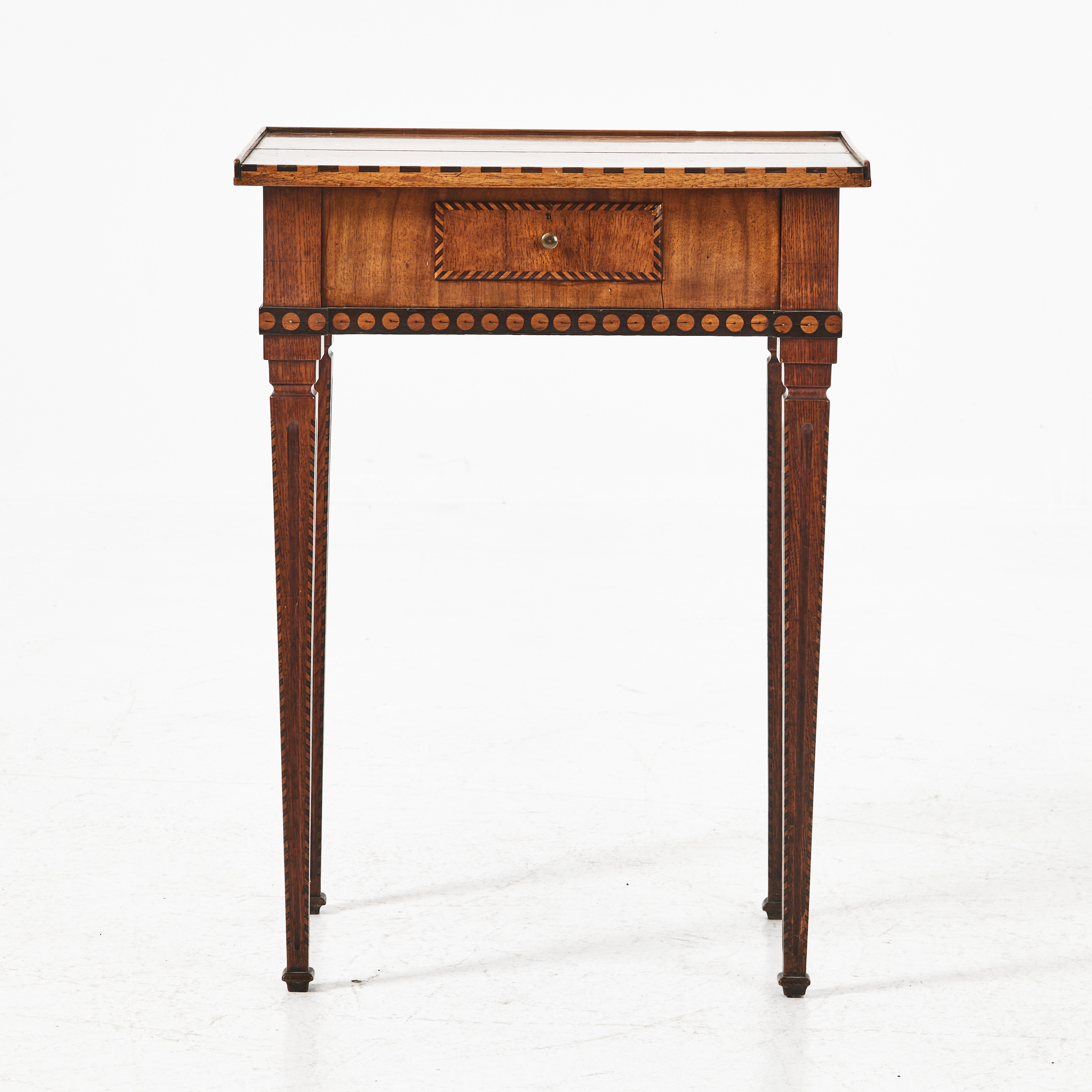 SYBORD, 1800-tal, fanérat i mahogny, dekor av intarsia.