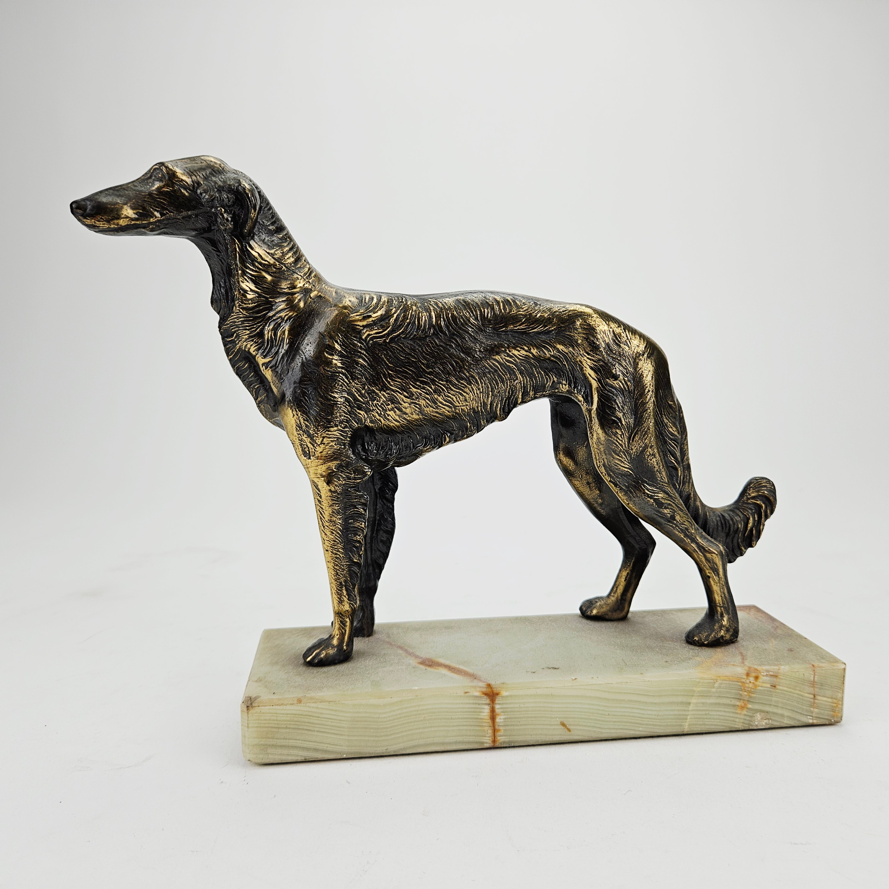 SKULPTUR, Borzoi, bronspatinerad metall, 1900-tal.