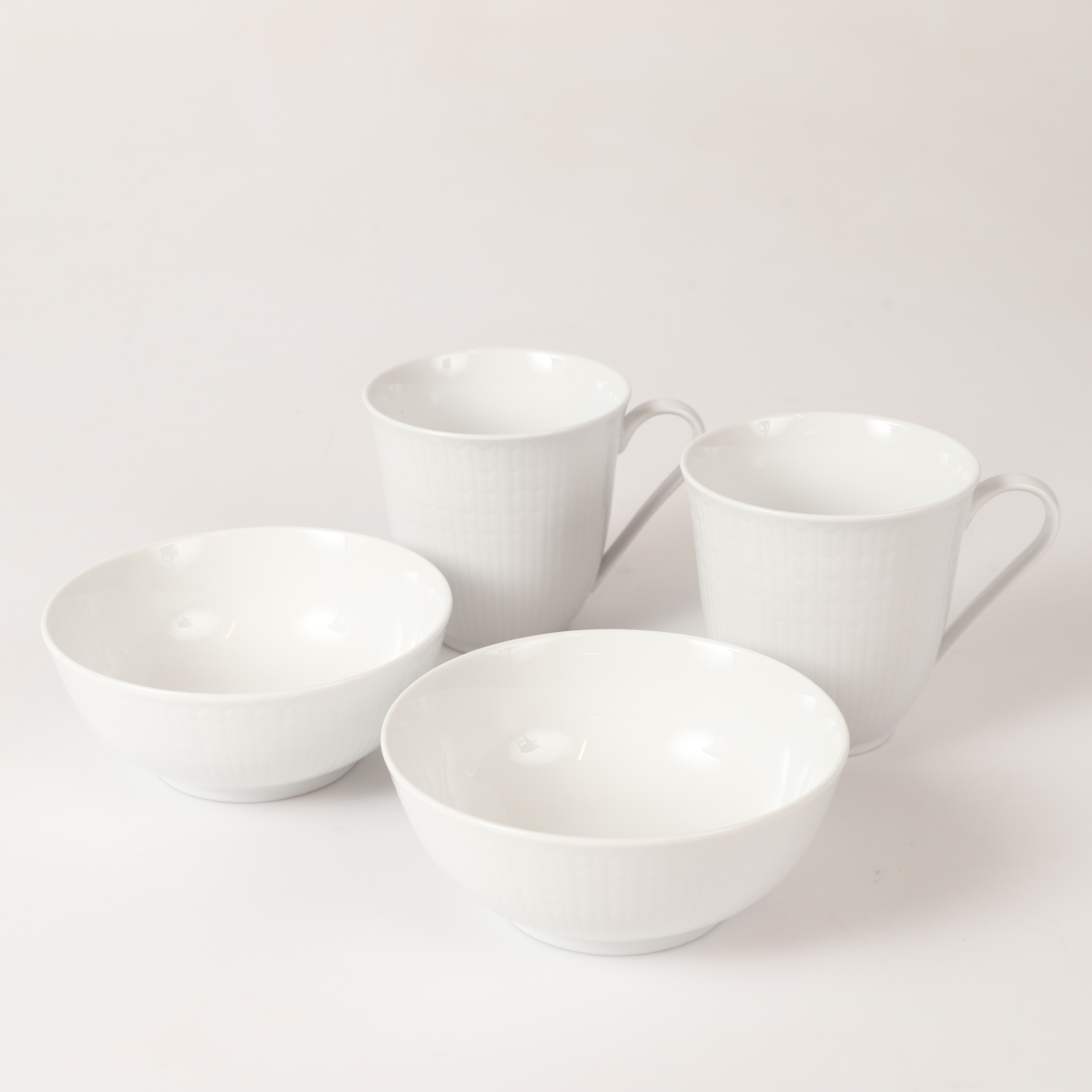 LOUISE ADELBORG. Muggar och skålar, 4 stycken, "Swedish Grace", porslin, Rörstrand, 2000-tal.