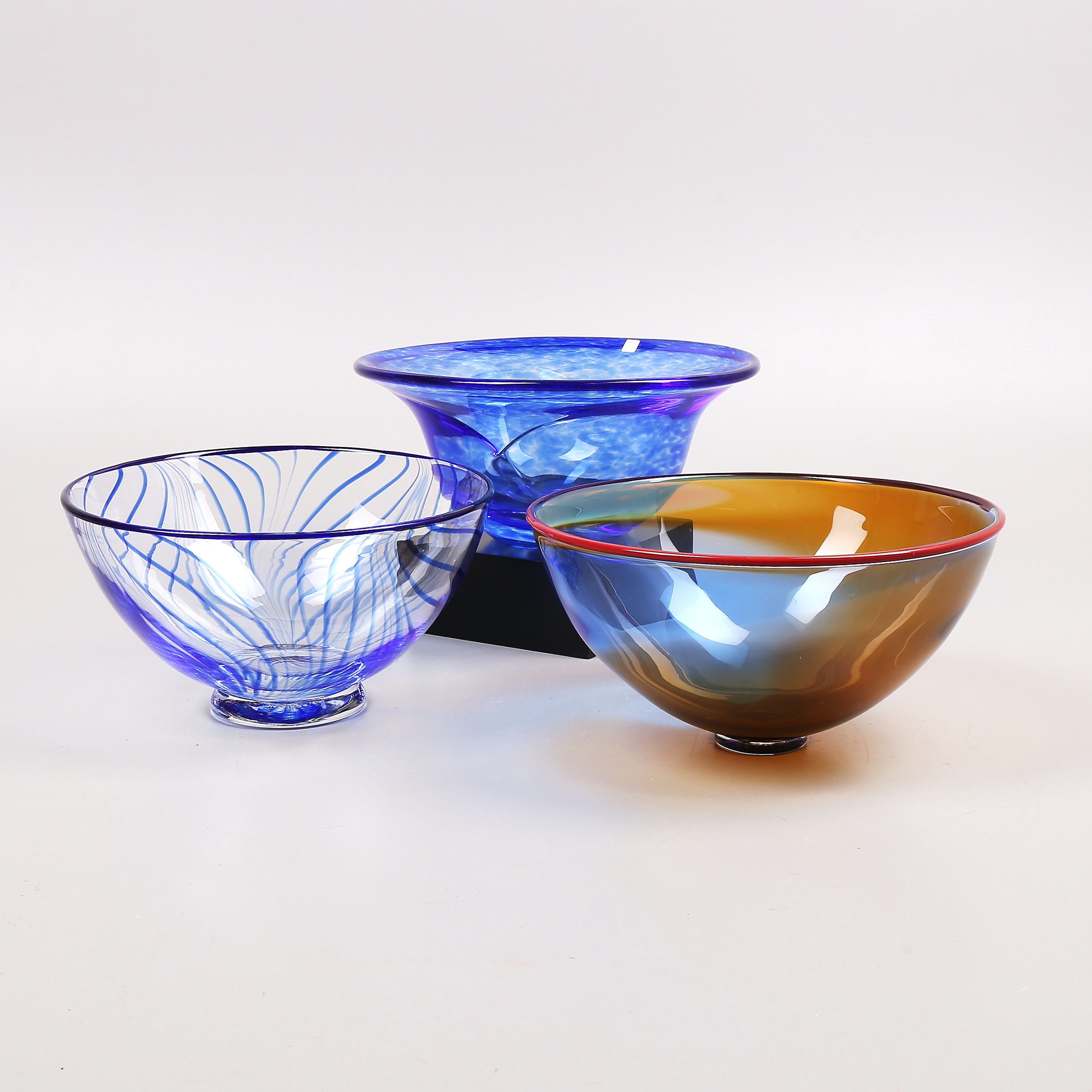 SKÅLAR, 3 st, glas, bla Målerås, 1900-talets andra hälft.