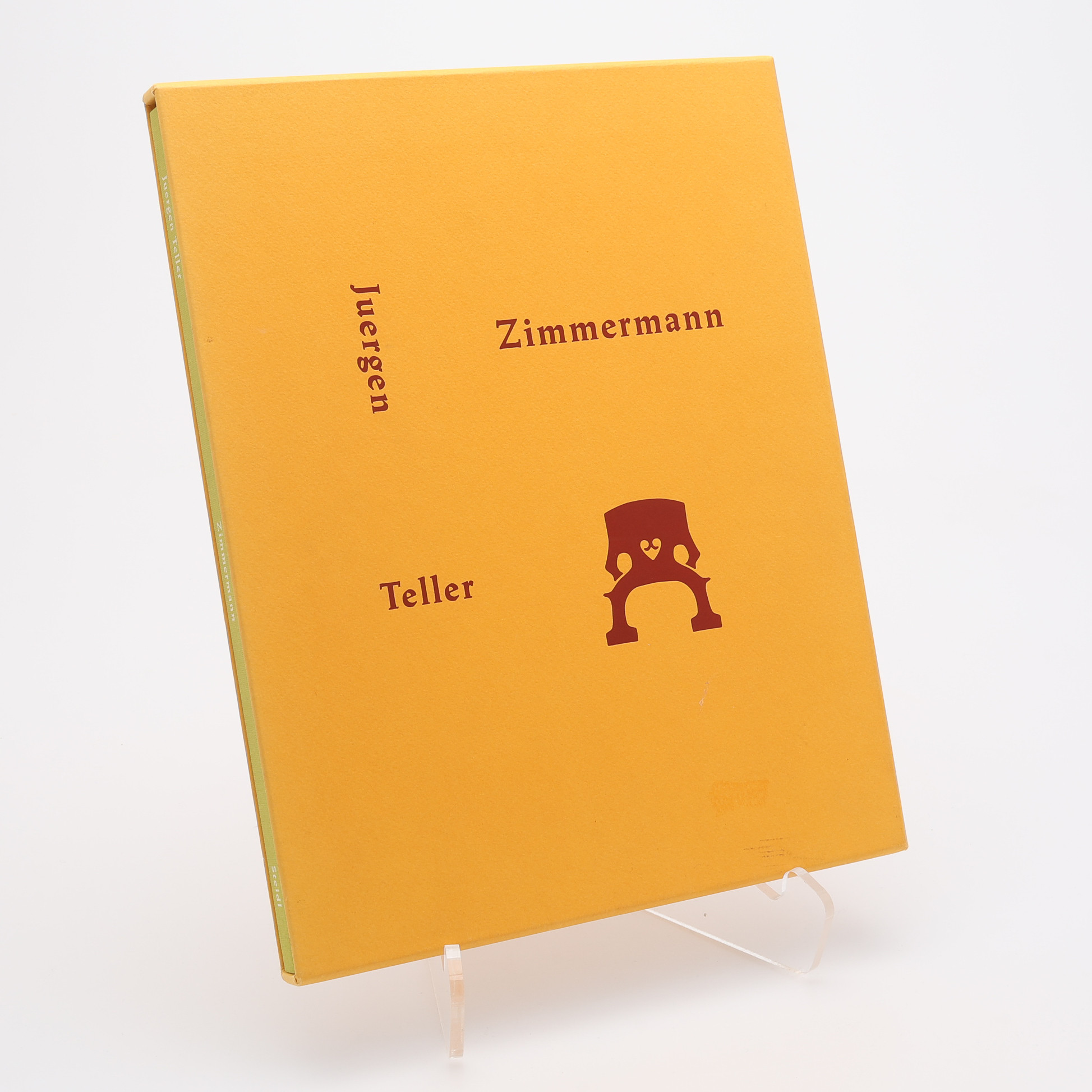 FOTO. DEN TYSKE FOTOGRAFEN JURGEN TELLERS "ZIMMERMANN" I FÖRSTA UPPLAGAN, 2009.