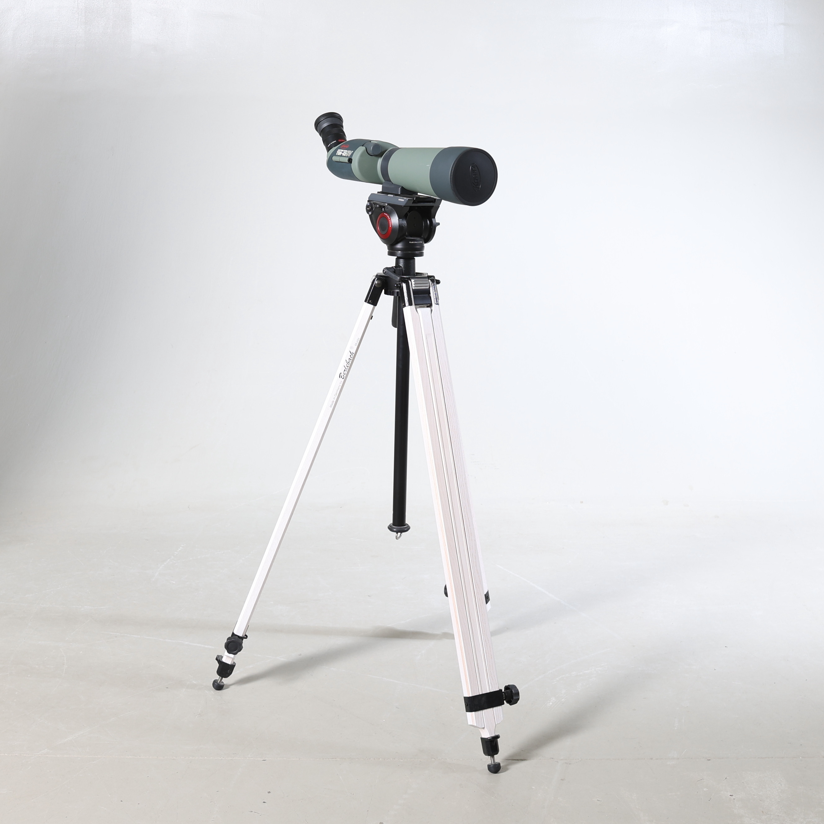 TUBKIKARE, Kowa TSN-82SV med STATIV Berlebach.