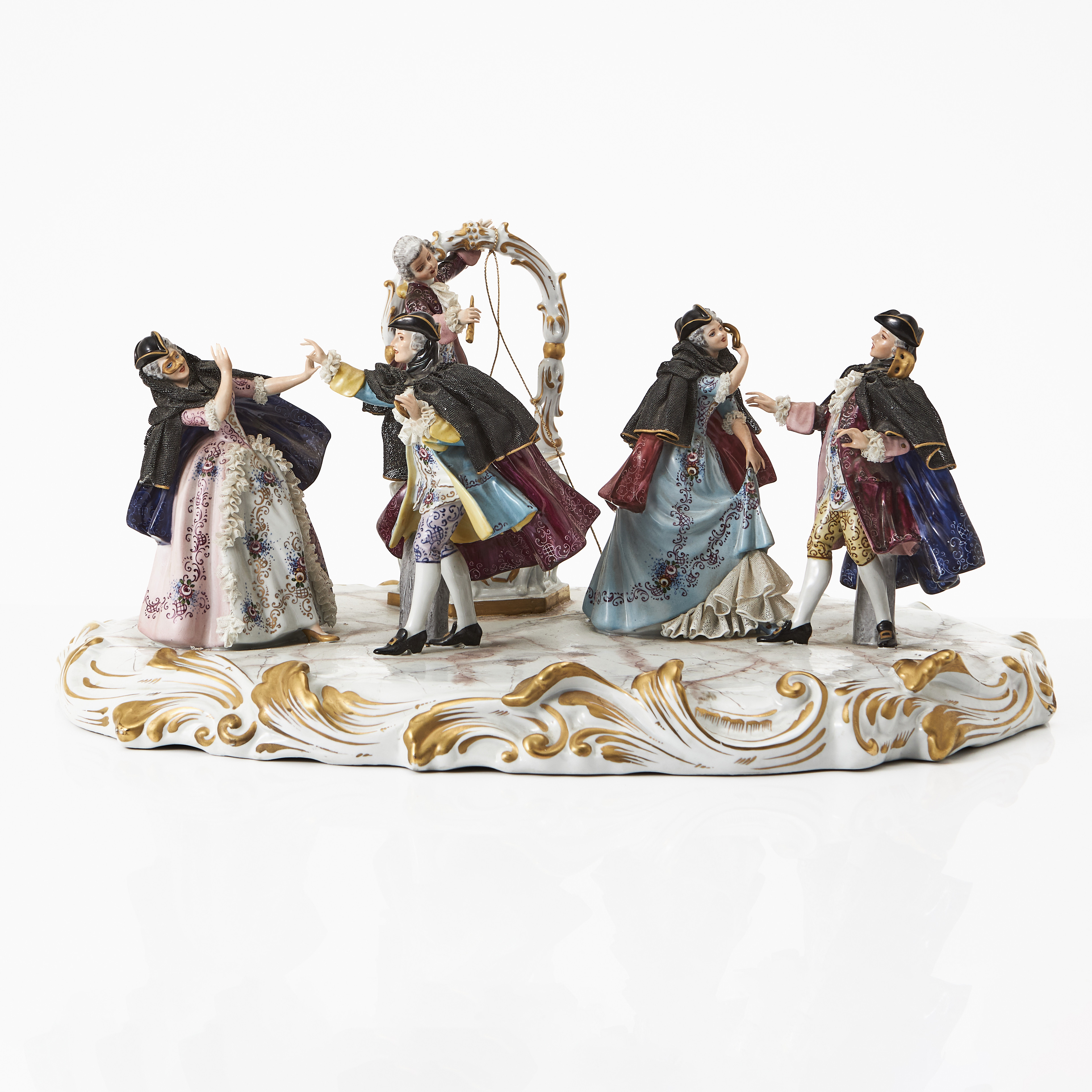 FIGURGRUPP, porslin, 1900-talets första hälft, rokokostil, i form av figurscen, maskerad, polykromt bemålad, märkt med N under krona.