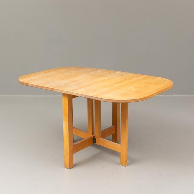 NILS-GÖRAN GUSTAFSSON. tillskriven, slagbord, björk, Stolab, 19/2000-tal.