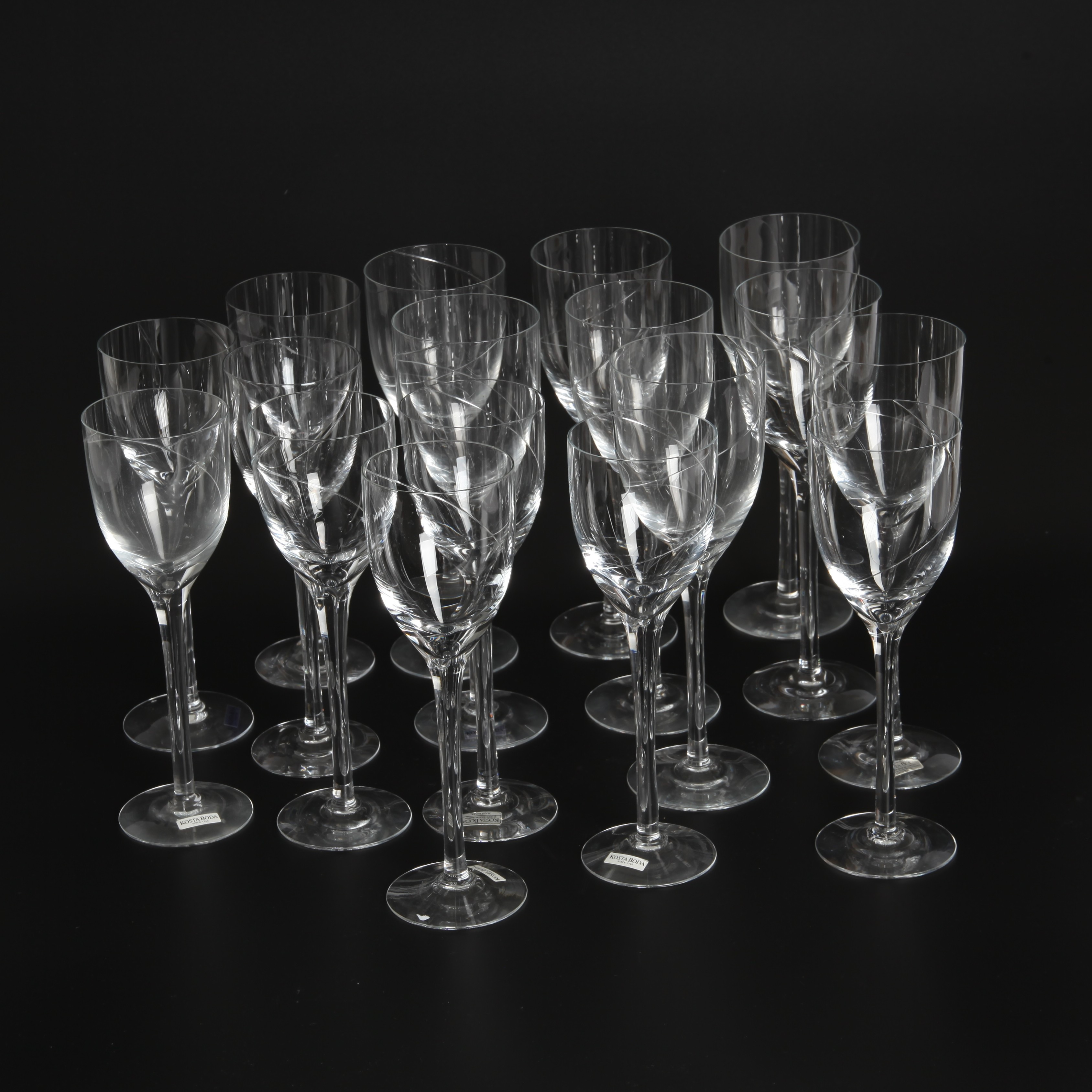 ANNA EHRNER. f 1948. Vinglas "Line", 17 st, röd- och vitvinsglas, Kosta Boda.