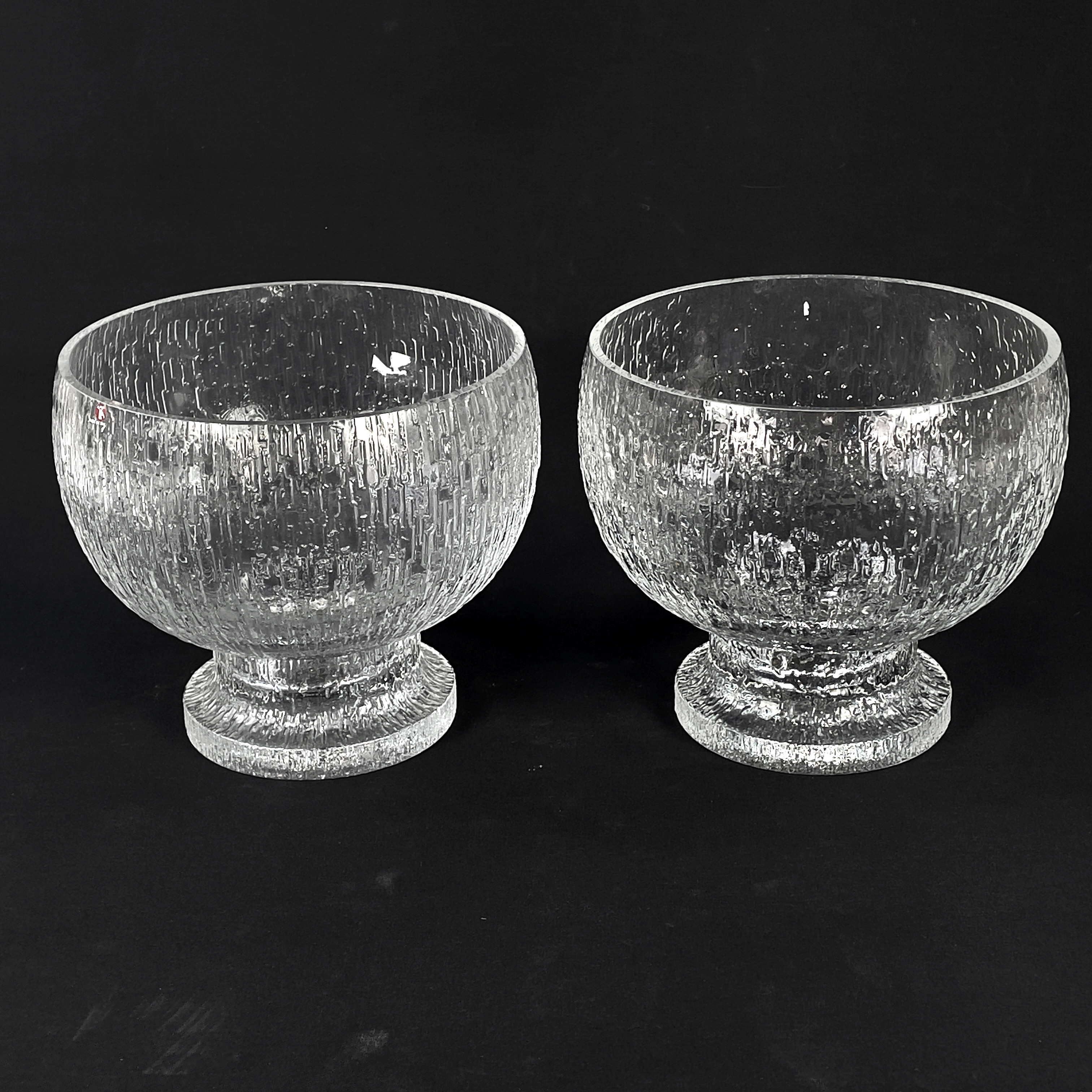 TIMO SARPANEVA. Skålar, 2 st, glas, "Kekkerit", Iittala.