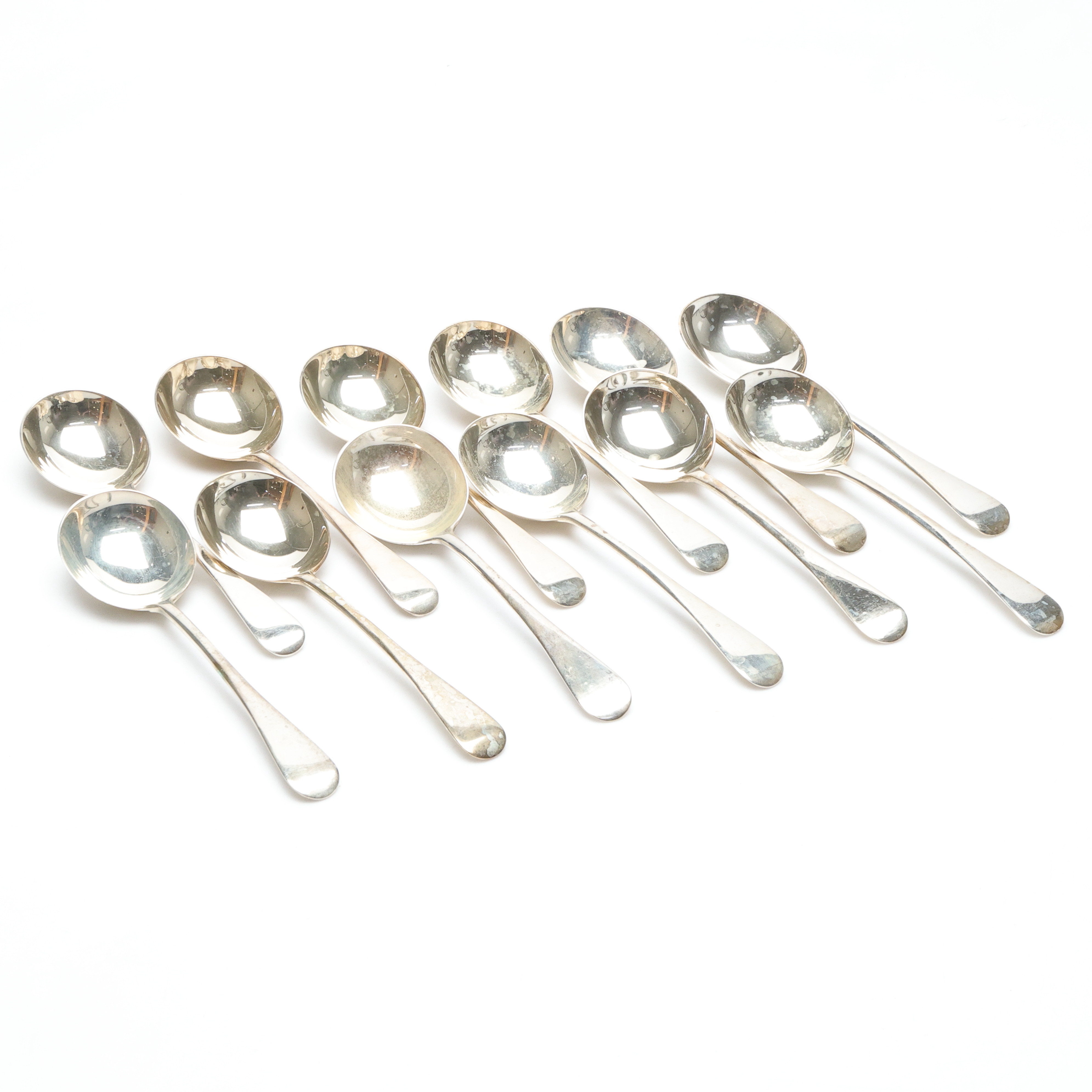SKEDAR, 12 st, silver, Goldsmiths & Silversmiths Co Ltd, London, 1930, vikt ca 888 gram.