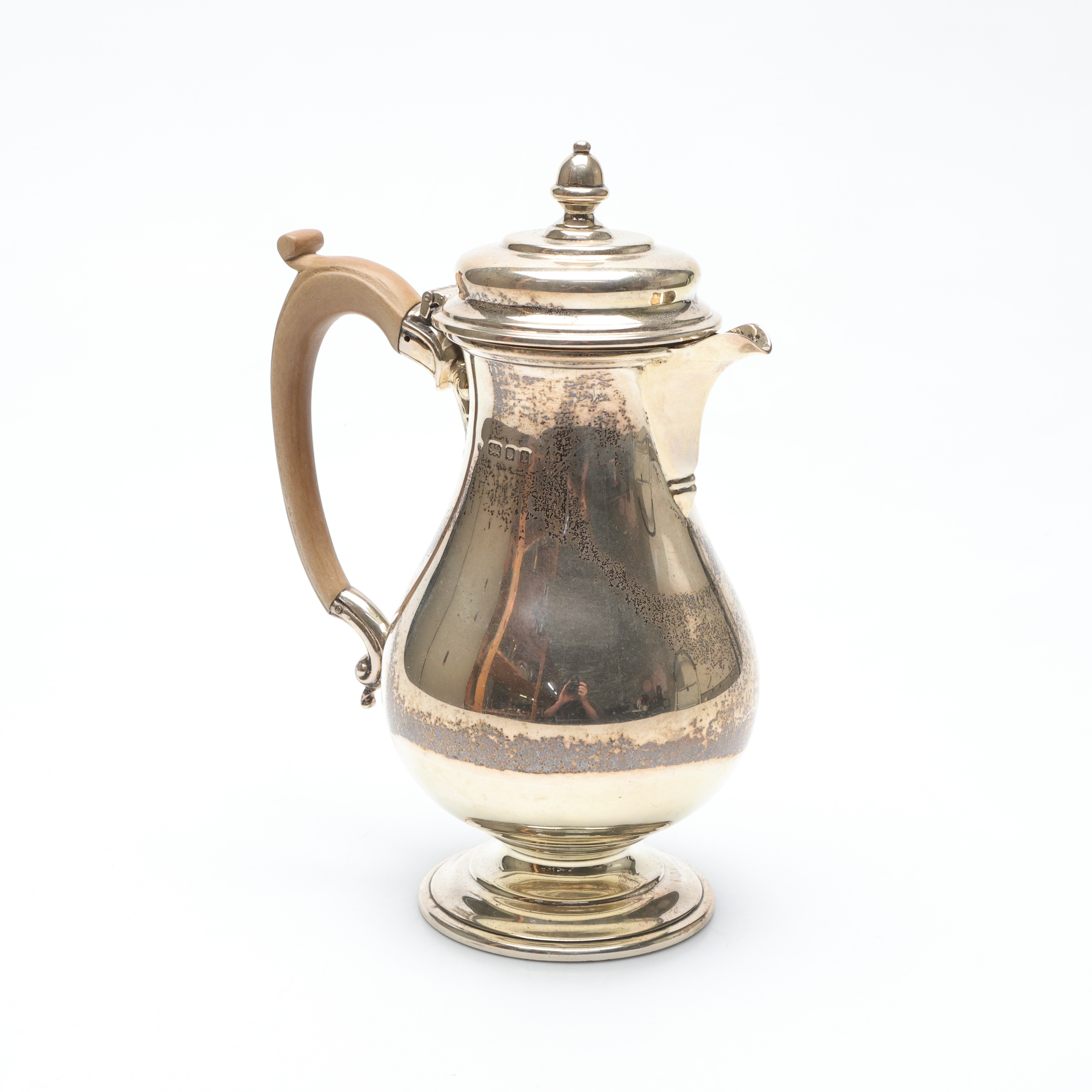 KANNA, silver, London, England, 1900-talets första hälft, vikt ca 584 gram.