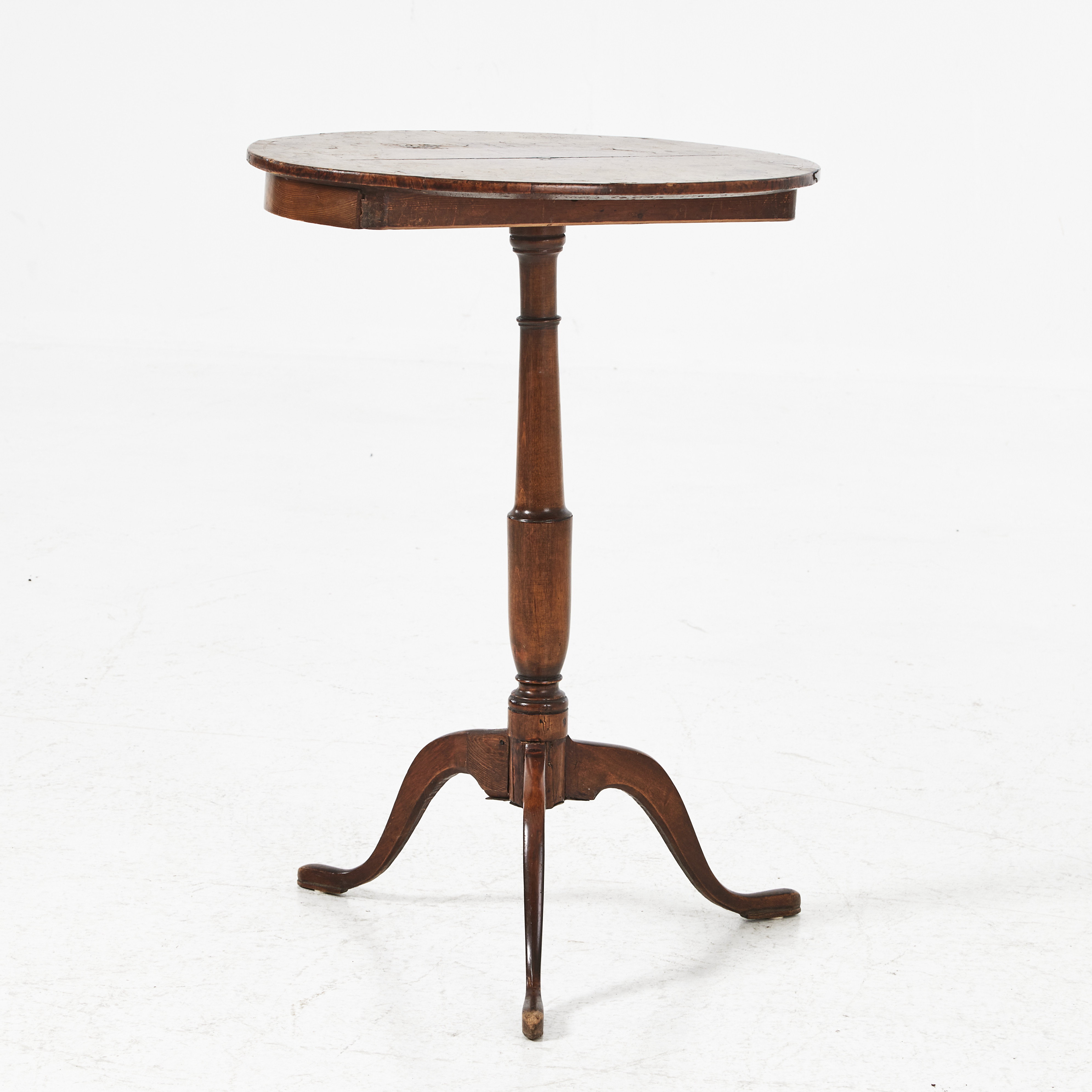 FÄLLBORD, 1800-talets första hälft, skiva fanerad i alrot, tre delat pelarfot, skiva med två lådor.