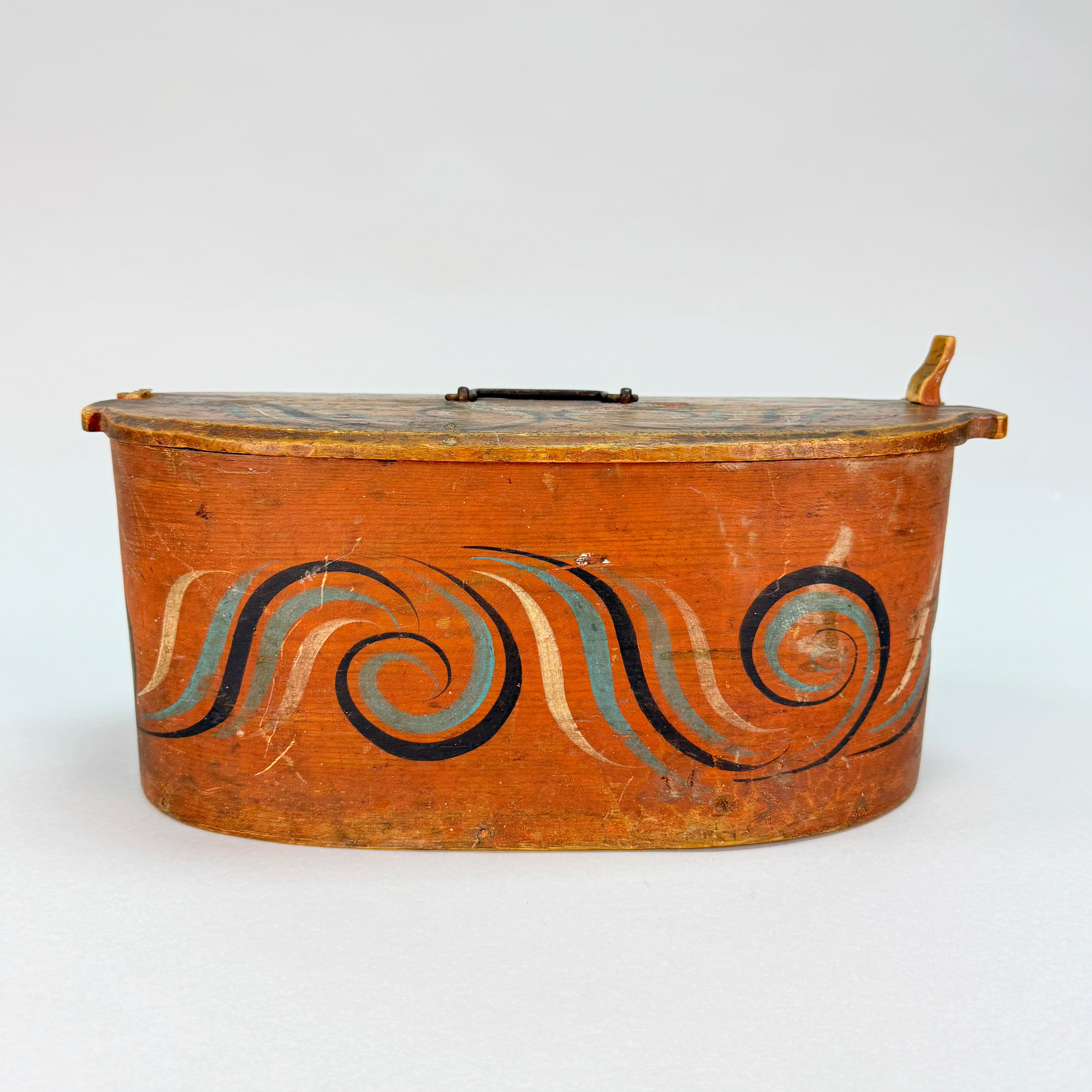SVEPASK - Allmoge, bemålat trä, 1700/1800.tal.
