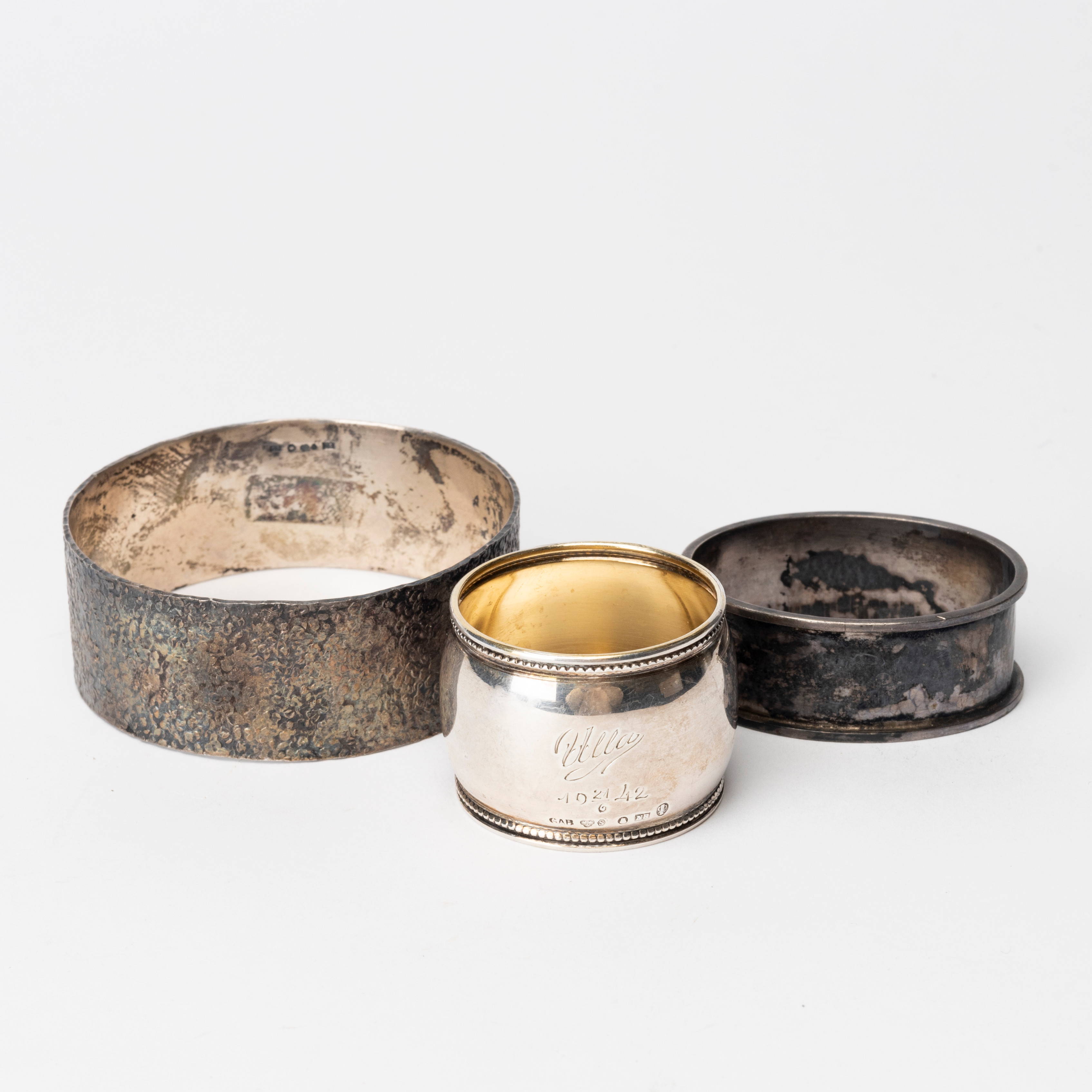 ARMRING samt SERVETTRINGAR, st, silver, Carlman Aktiebolag Hovjuv, 1973, samt, MBK, 1968 och GAB, 1939.