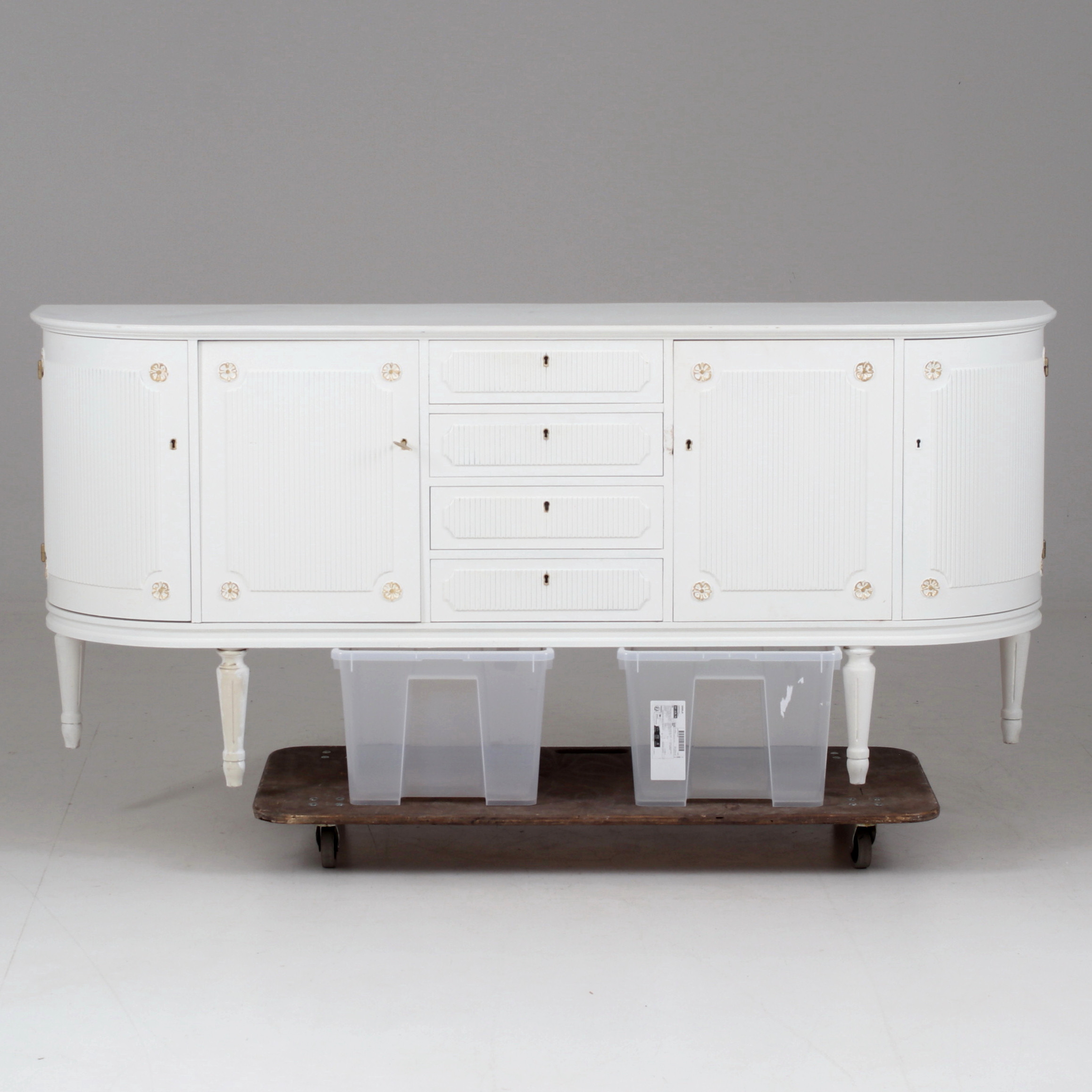 SIDEBOARD, Gustaviansk stil, 1900-talets andra hälft.