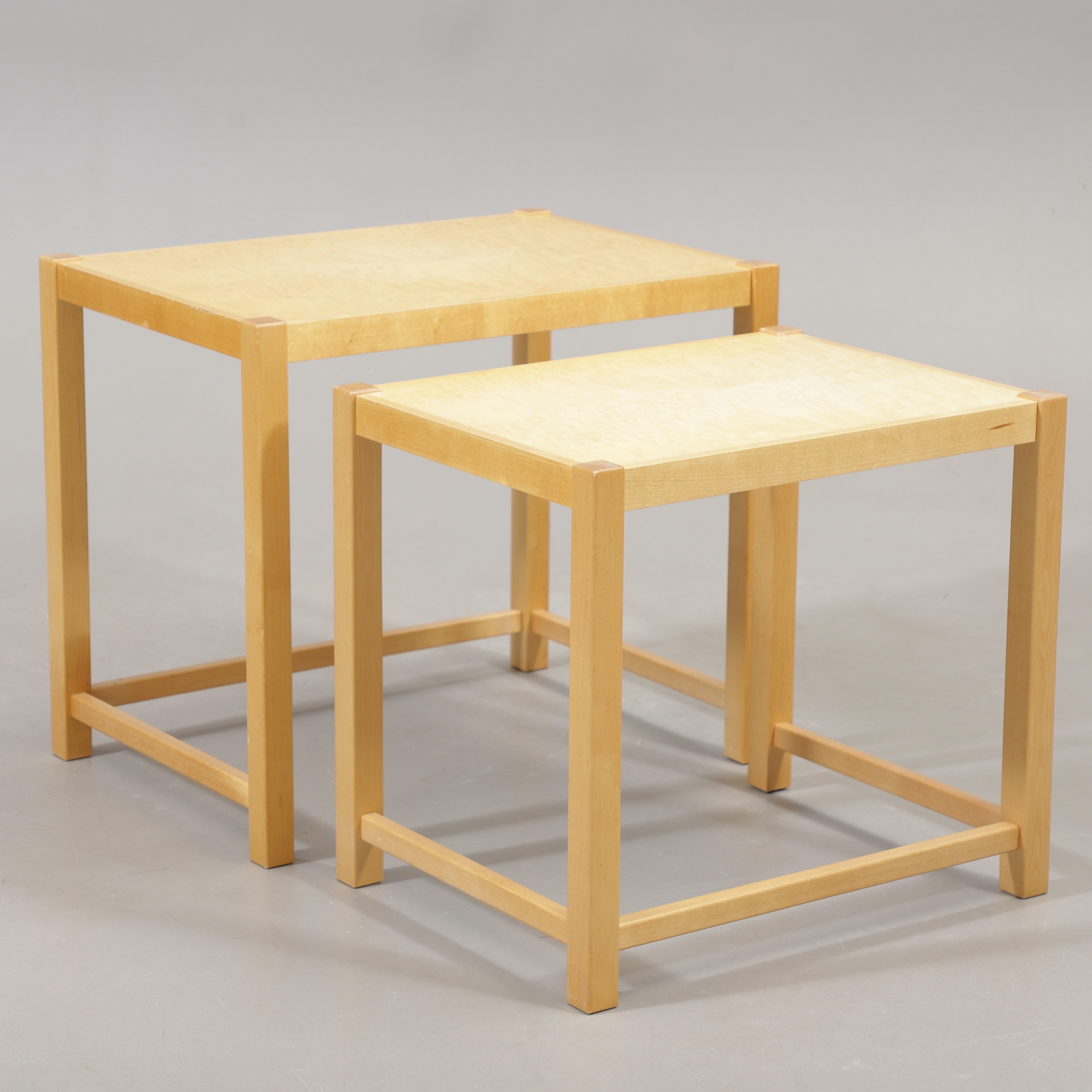 TOMAS JELINEK. Satsbord, 2 st, björk, Ikea Stockholm, 1996.
