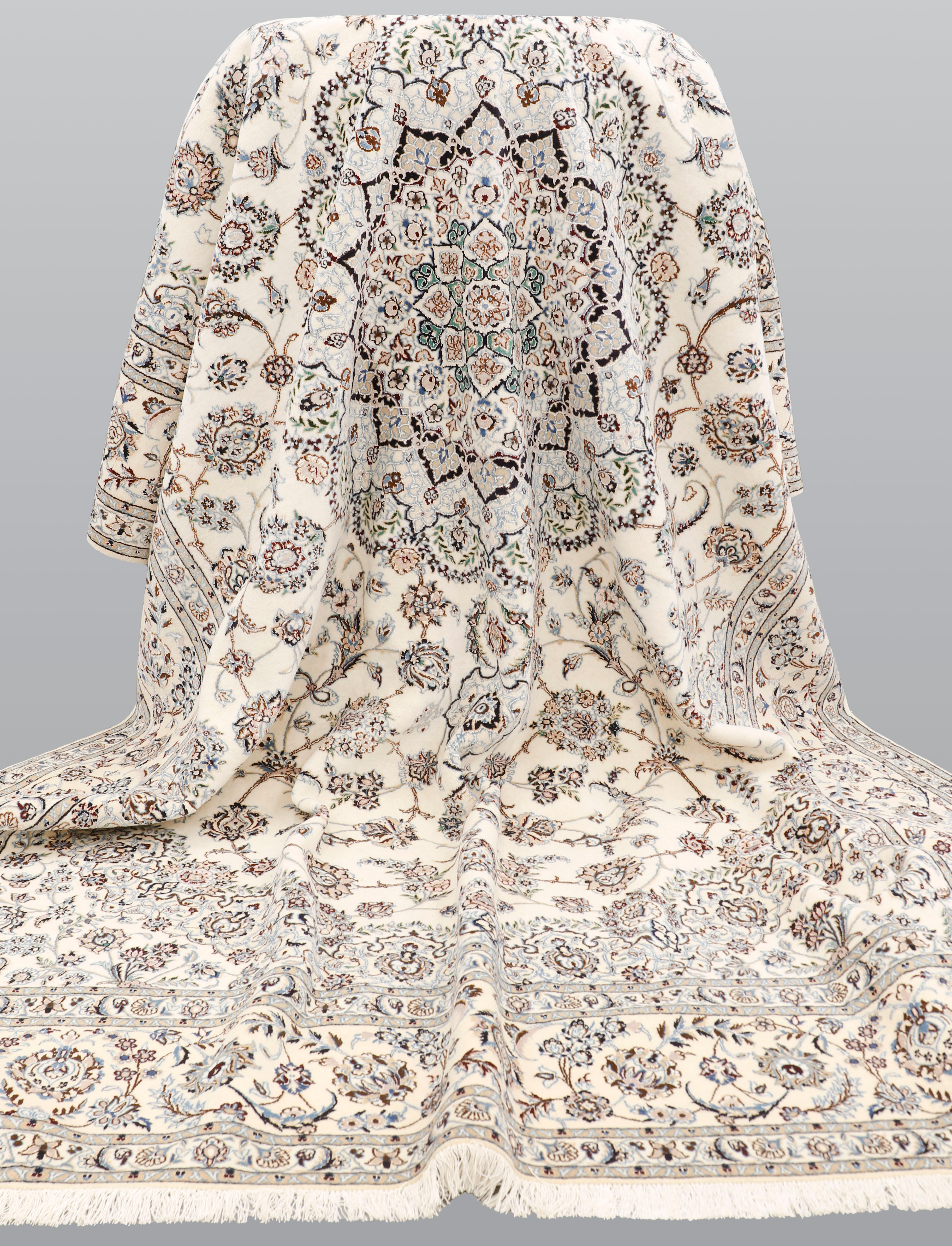 MATTA. Nain part silk, s.k 6 LAA ca 900.000 knutar/kvm, 367 x 253 cm.