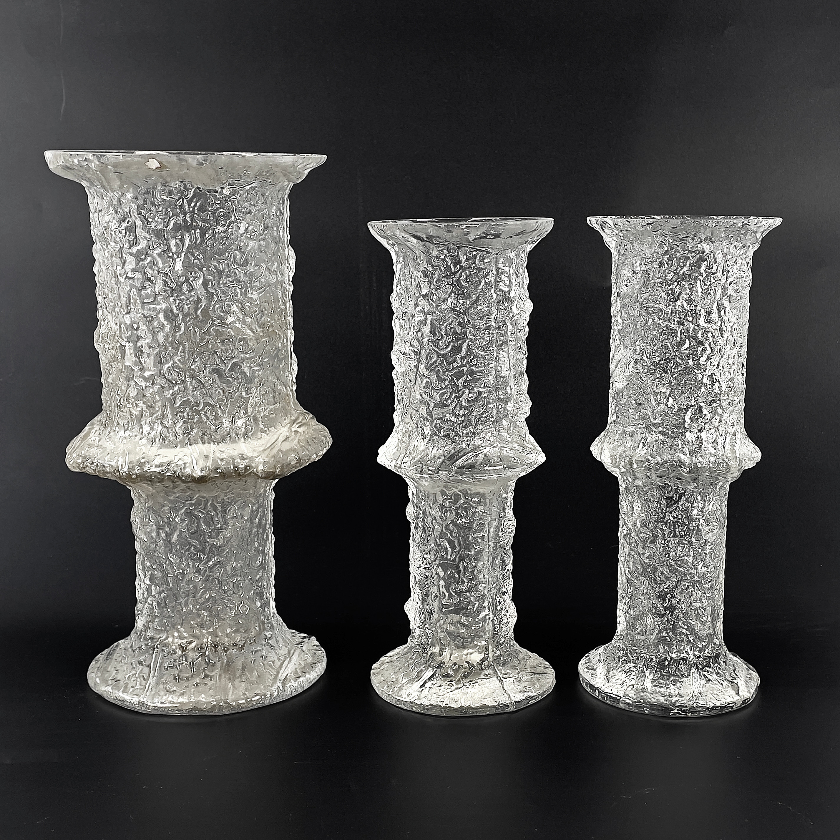 TIMO SARPANEVA. Vaser, 3 st, "Nardus", glas, Iittala, Finland.