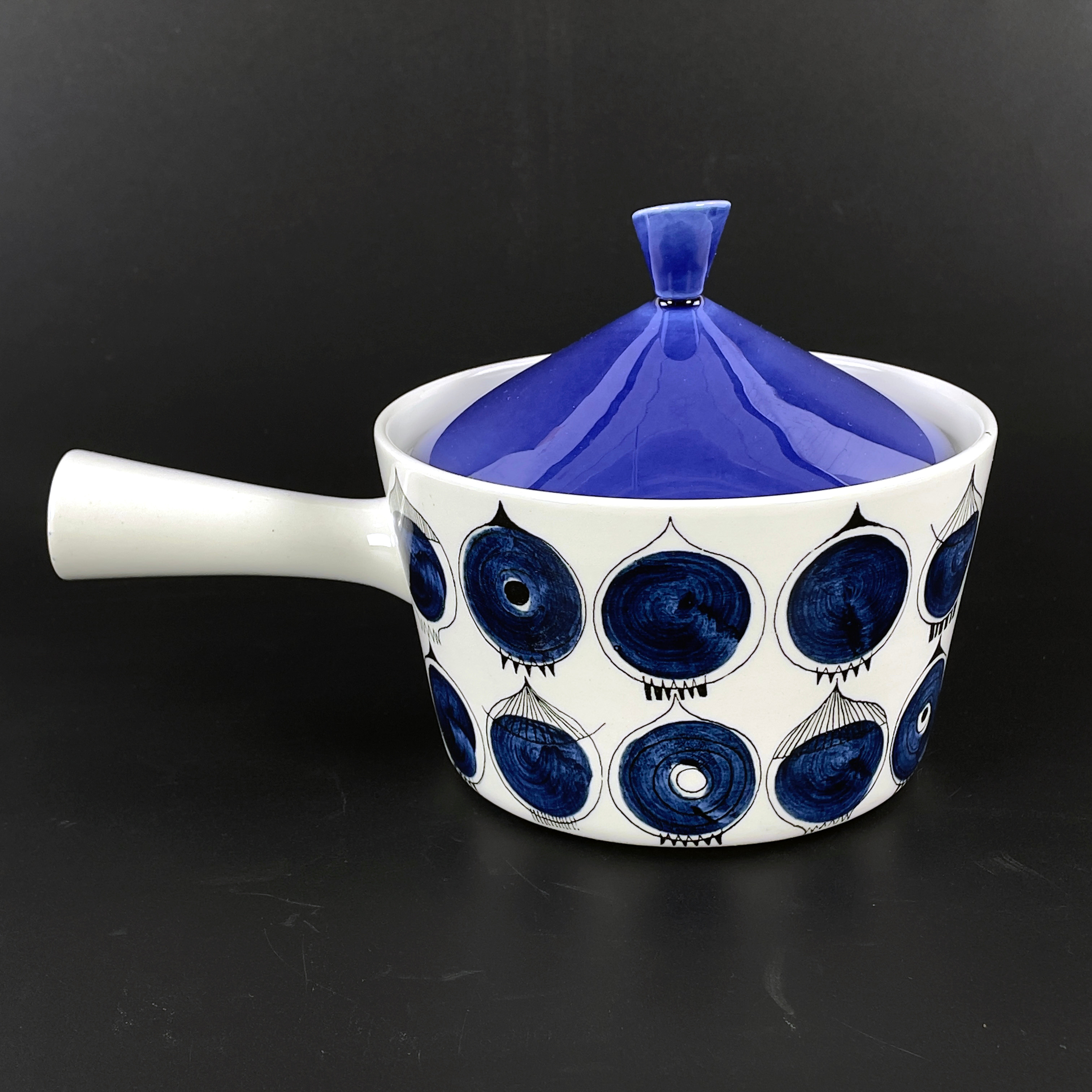 MARIANNE WESTMAN. Karott med lock, "Picknick", flintgods, nr 105, Rörstrand.
