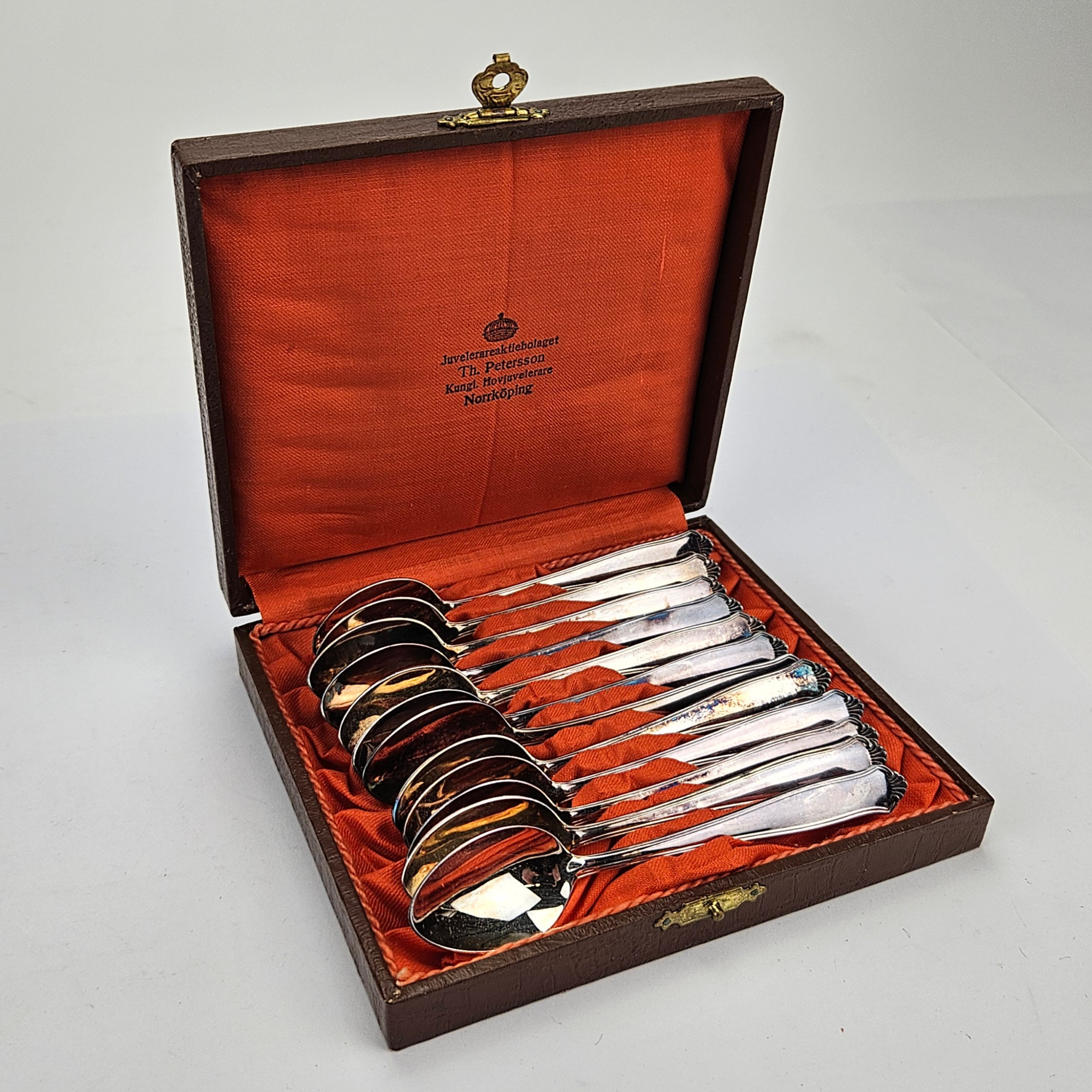 KAFFESKEDAR, 12 st, silver, "Drotten", GAB, Stockholm, 1940/50-tal, vikt ca. 151 gram.