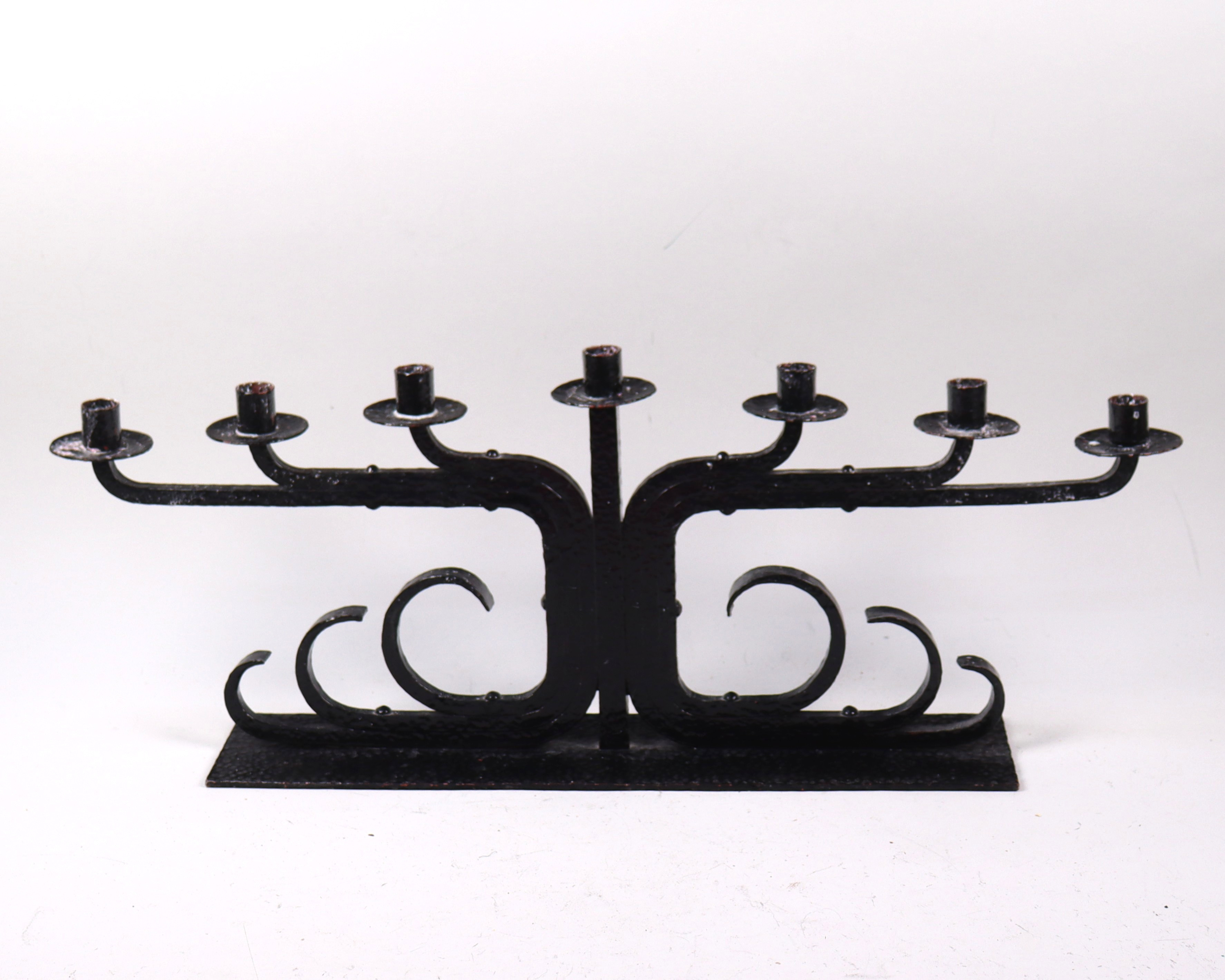 LJUSSTAKE, järnsmide, 7 ljushållare, 1900-tal.