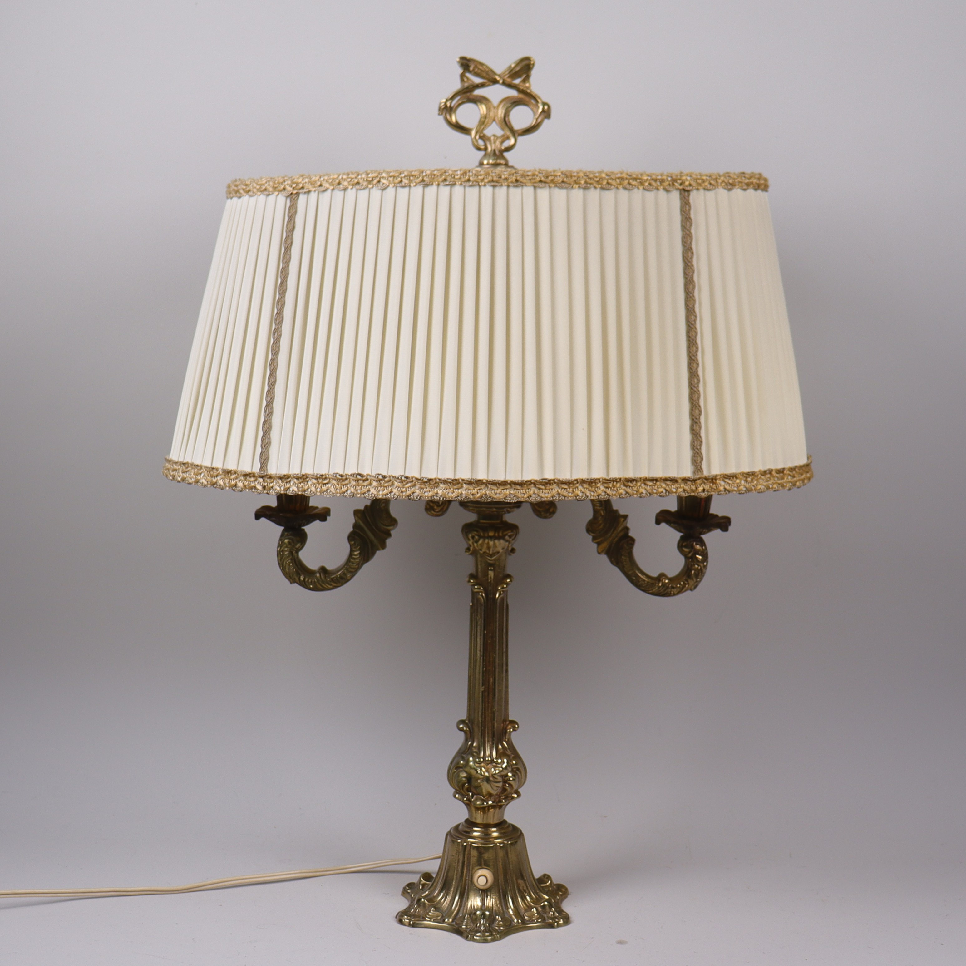 BORDSLAMPA, Ystad Metall, metall med textilskärm, 1900-talets mitt.