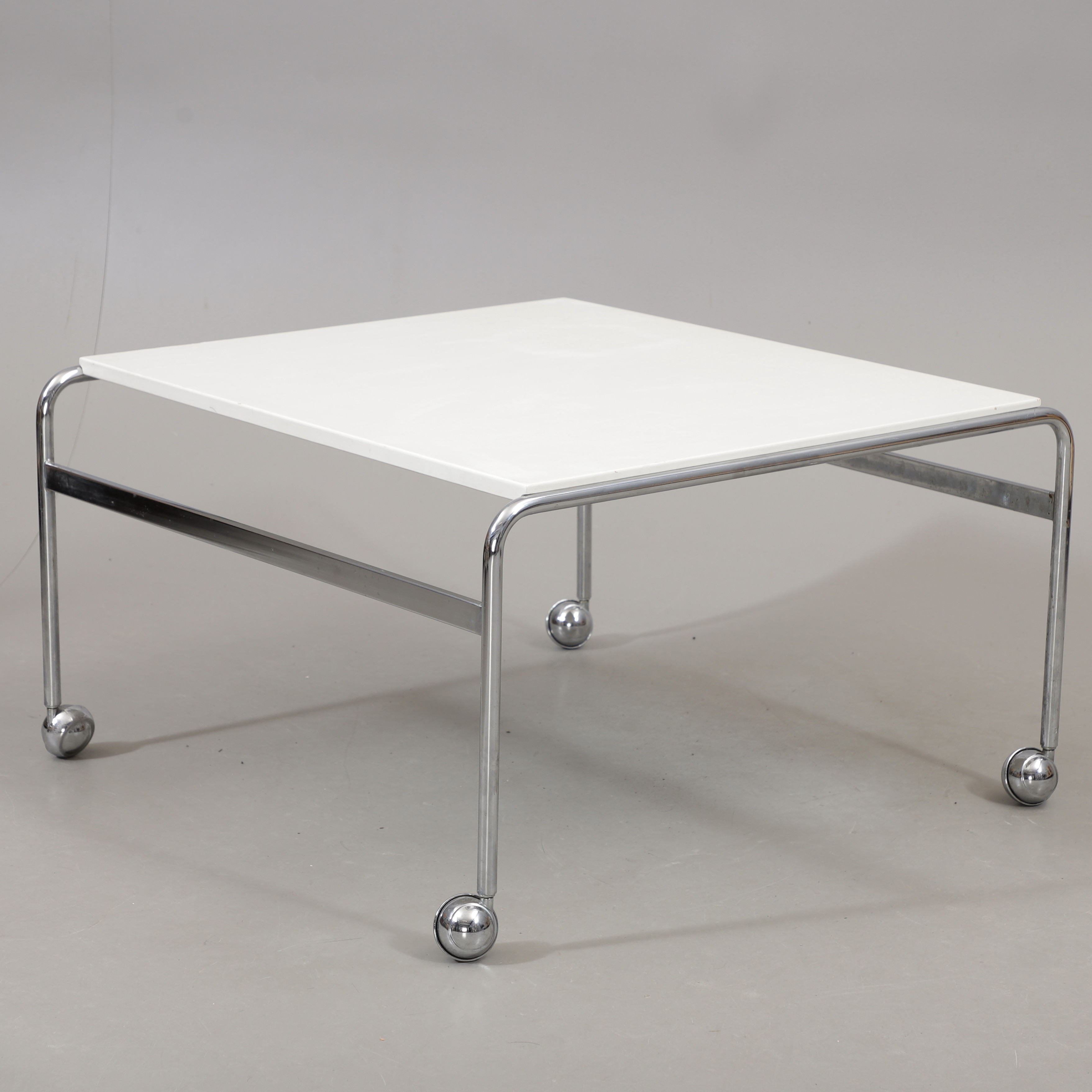 BRUNO MATHSSON. Soffbord på hjul, "Karin", Mathsson International AB Värnamo/Fritz Hansen Danmark, 1970-tal.