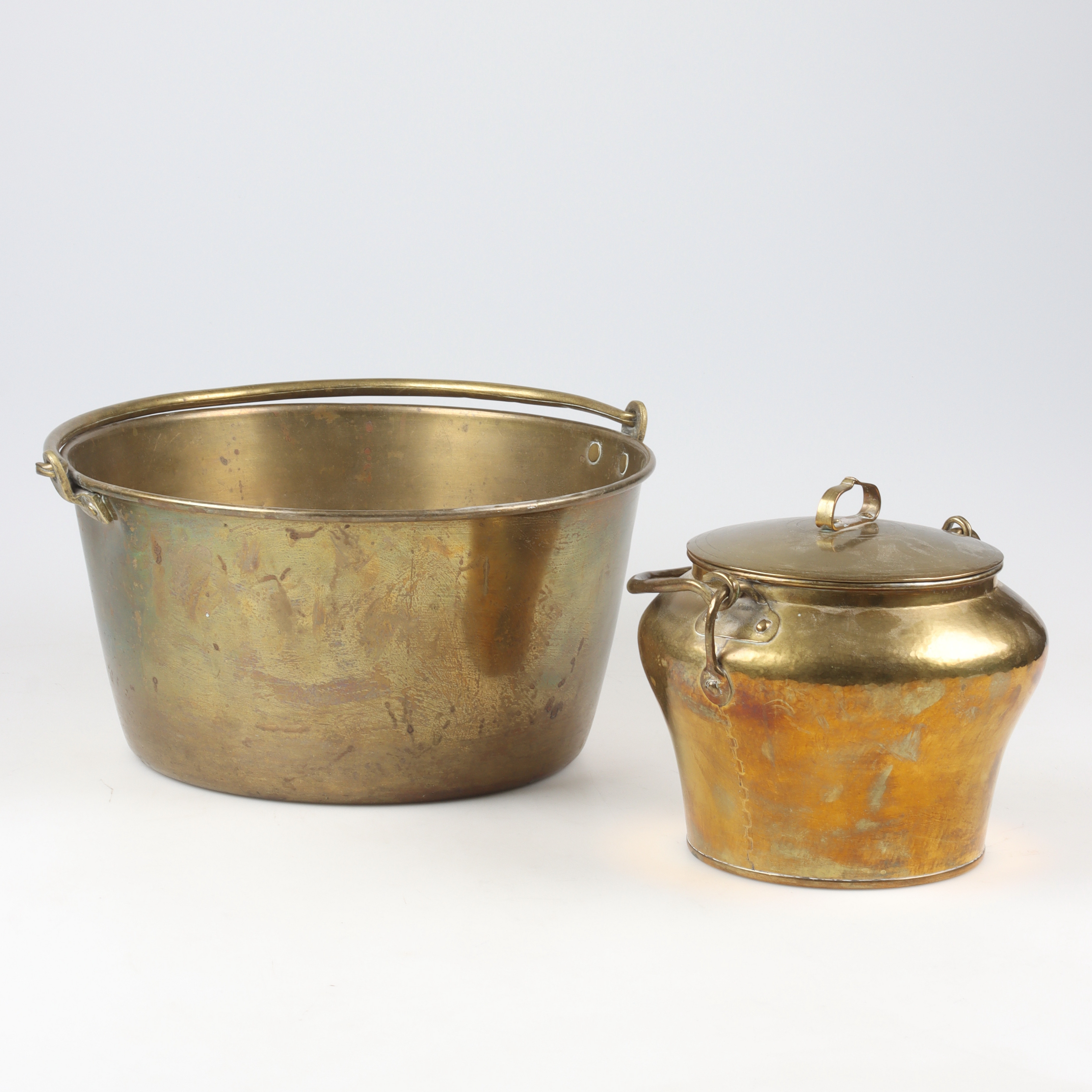 HINK och BULKRUKA, 2 delar, mässing, bl.a. Skultuna. 1900-talets första del.