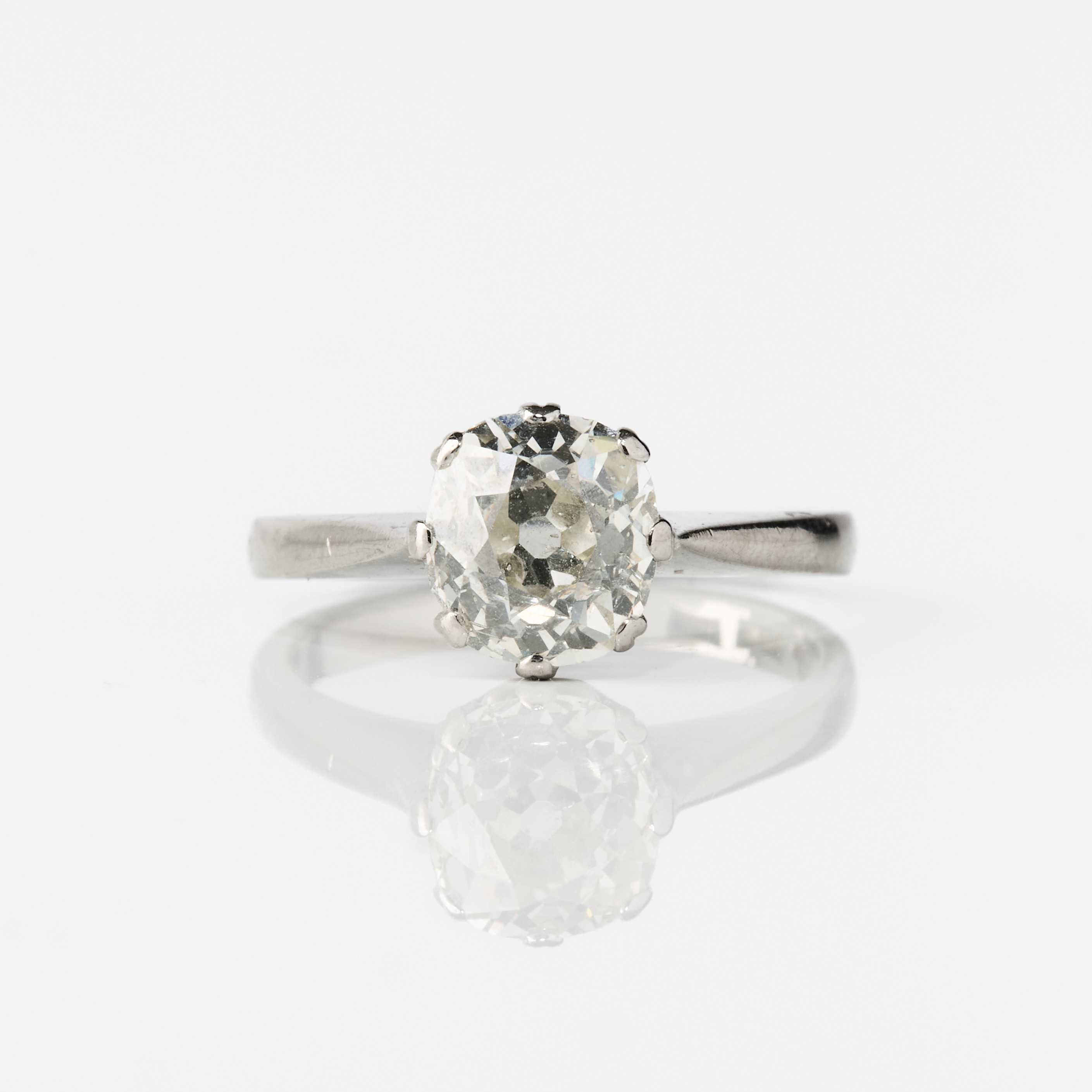 ENSTENSRING, 18K vitguld med en diamant, Stockholm 1962.