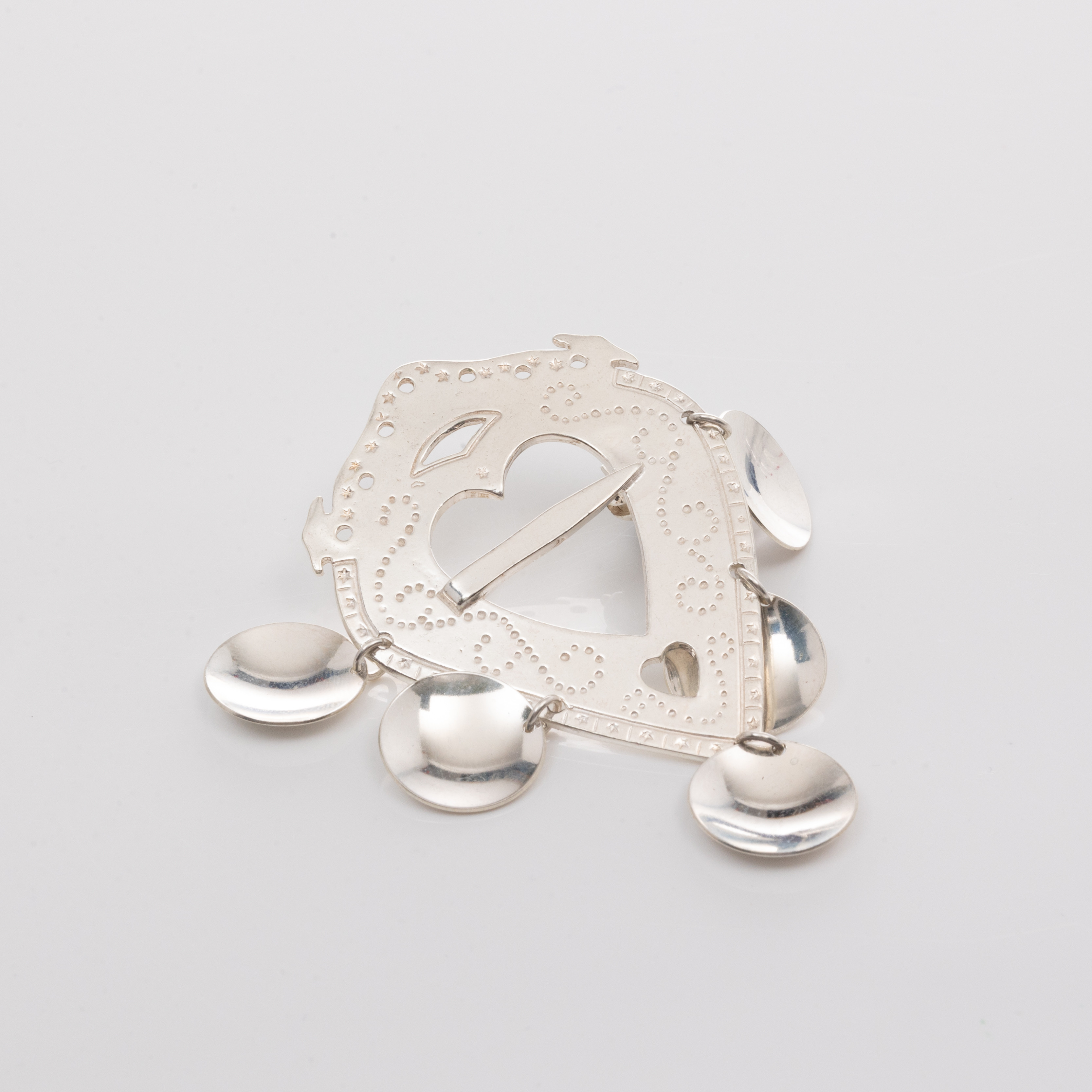 BROSCHER, till folkdräkt, Sterlingsilver, Allmoge.