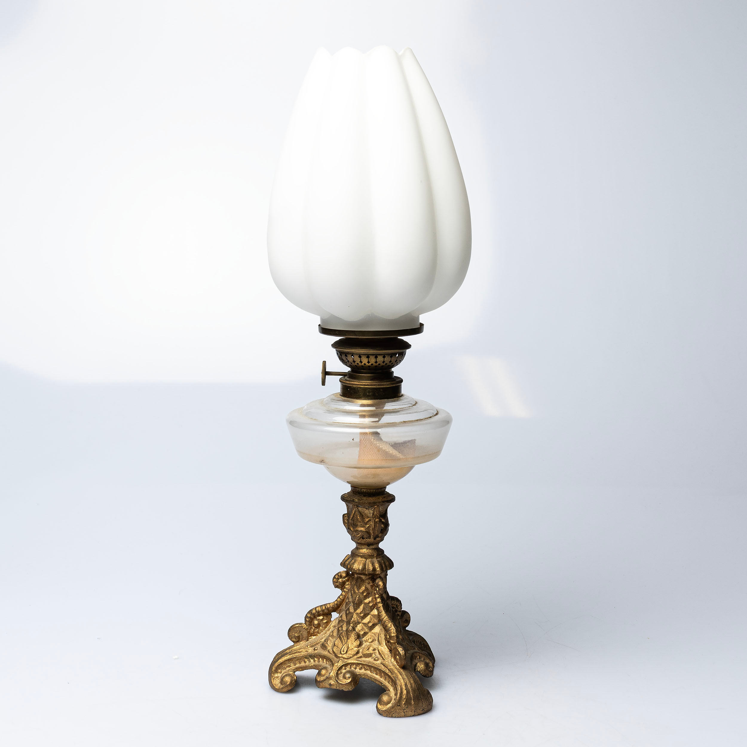 BORDSFOTOGENLAMPA, 1900-talets första hälft.
