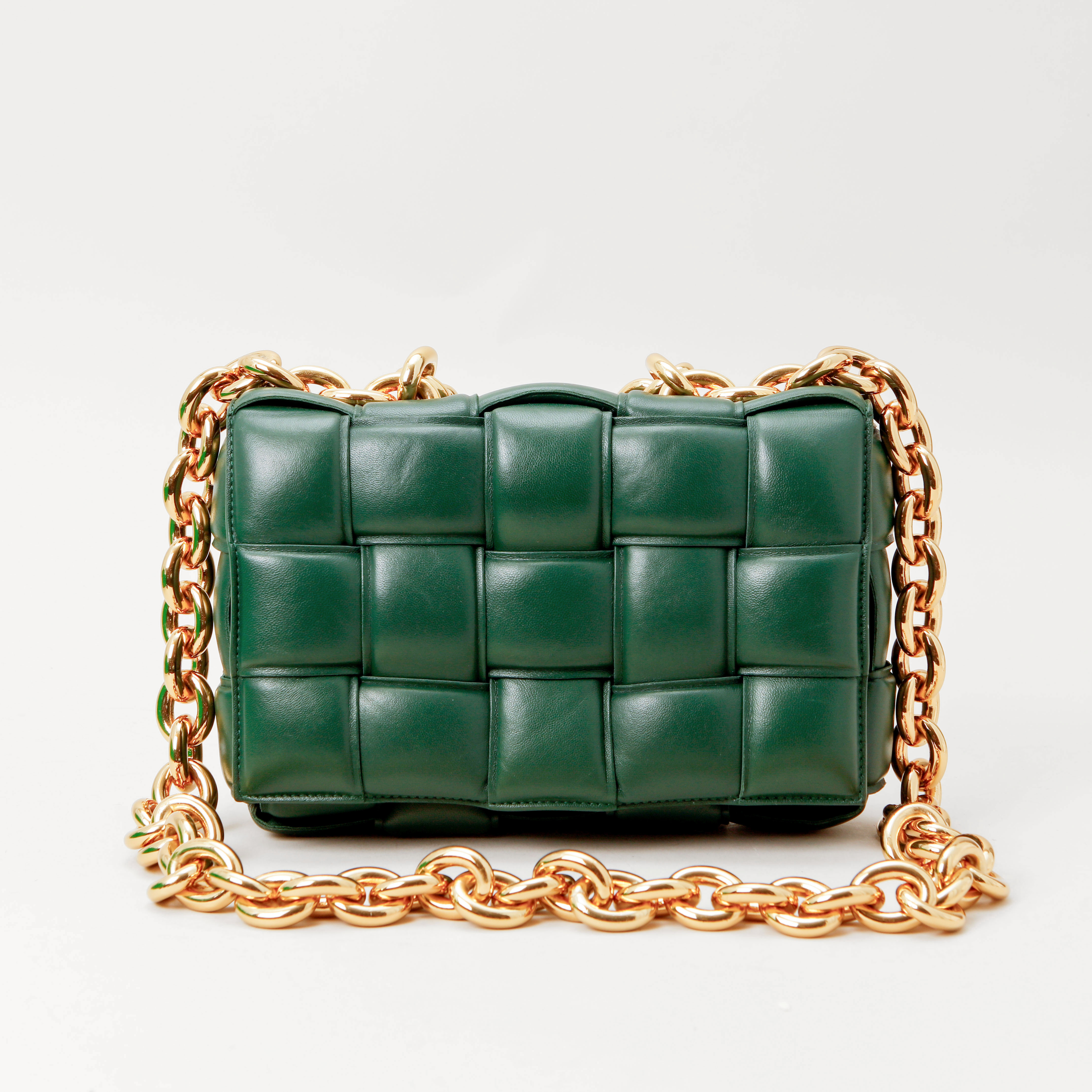 VÄSKA, "Padded cassette chain", Bottega Veneta.