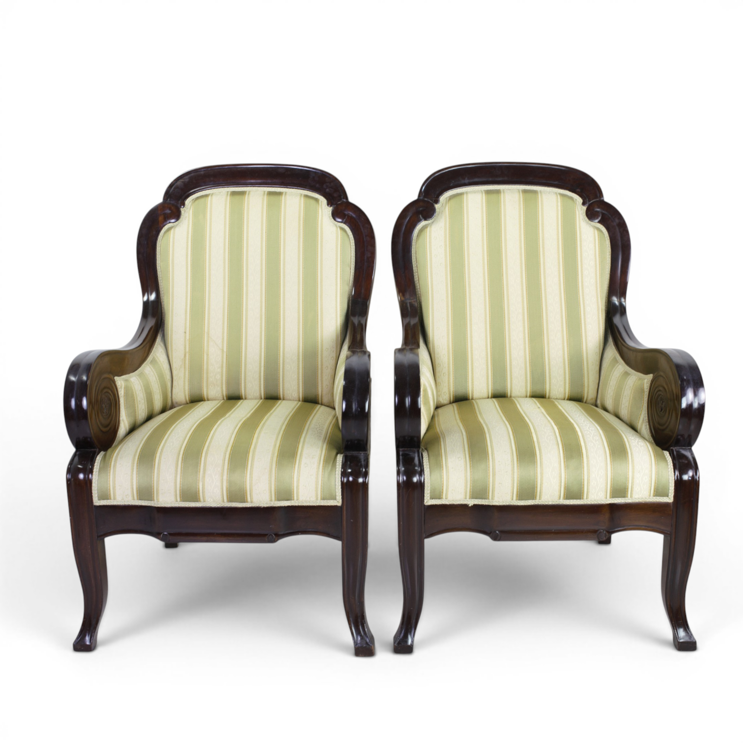 KARMSTOLAR, ett par, empire / Karl-Johanstil, mahogny, sidenklädsel, 1900-tal.