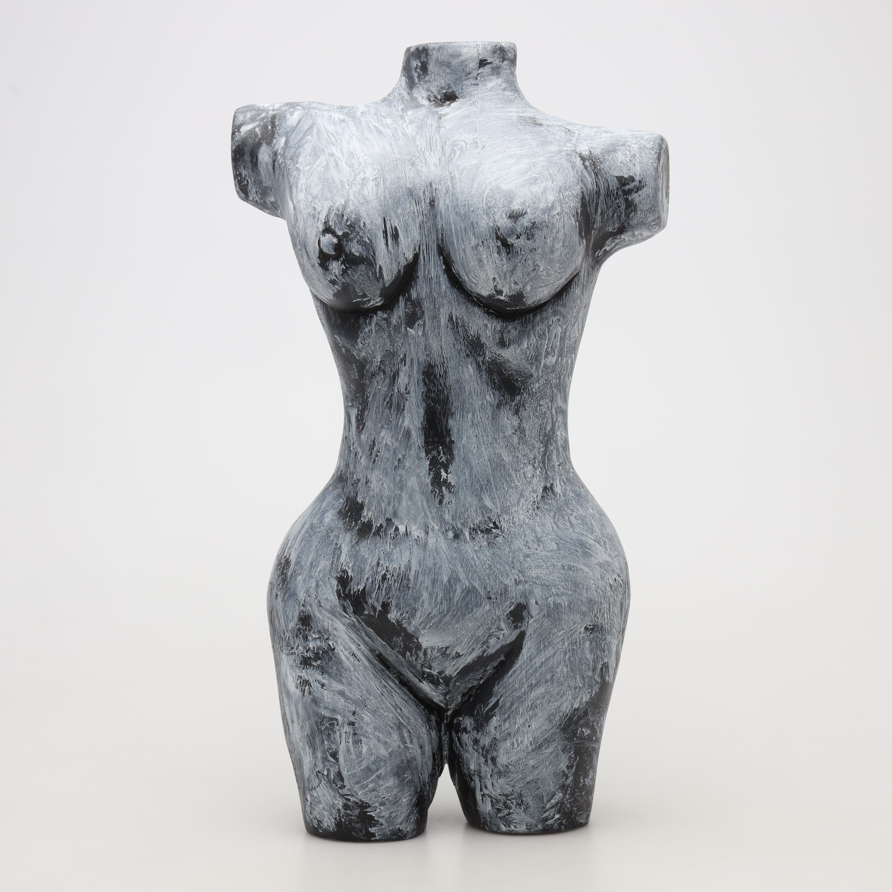 SKULPTUR, torso, bemålat trä.
