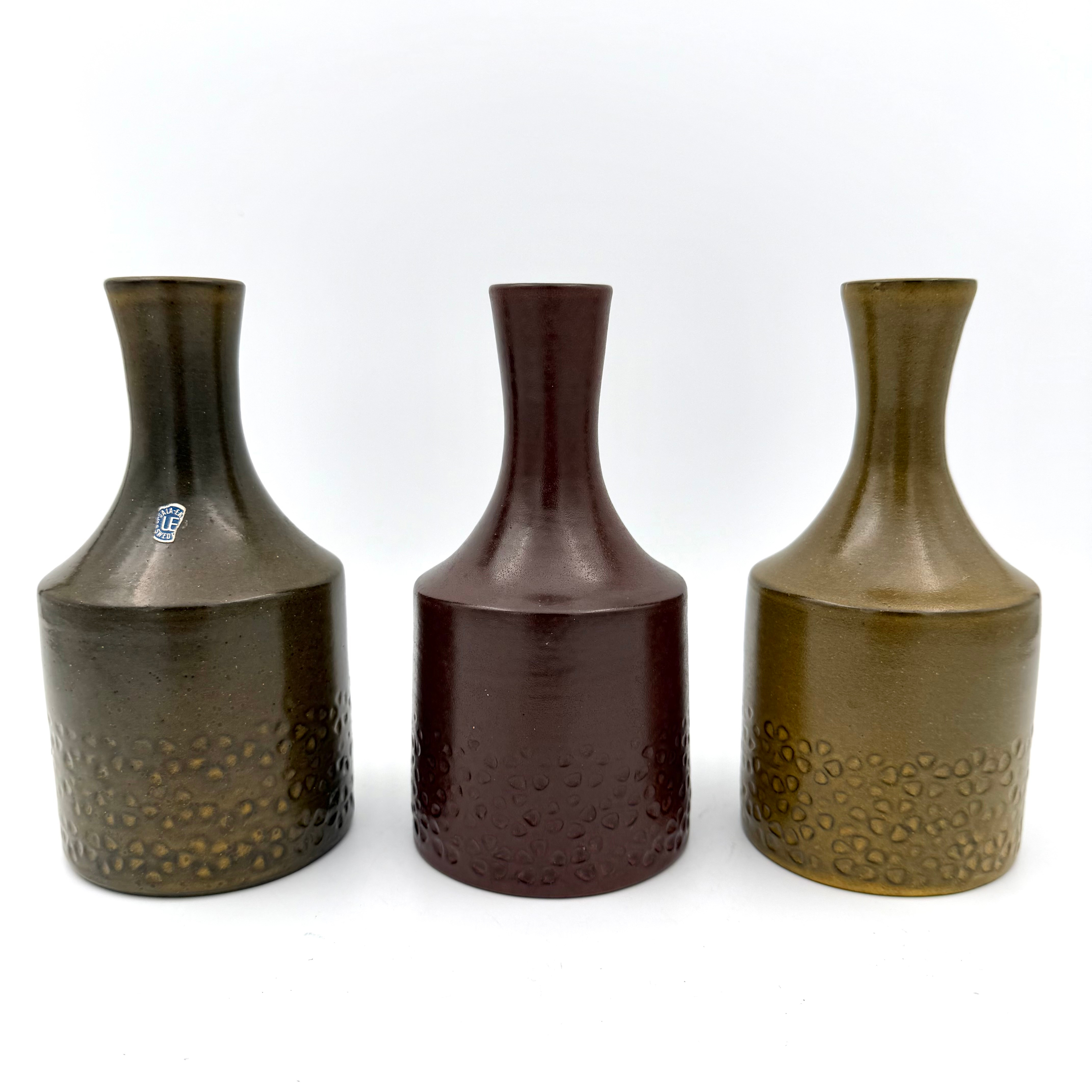 UPSALA EKEBY, Vaser, 3 st, design Hyonsun Rhee för Upsala Ekeby, modellnummrr 5044, glaserat stengods.