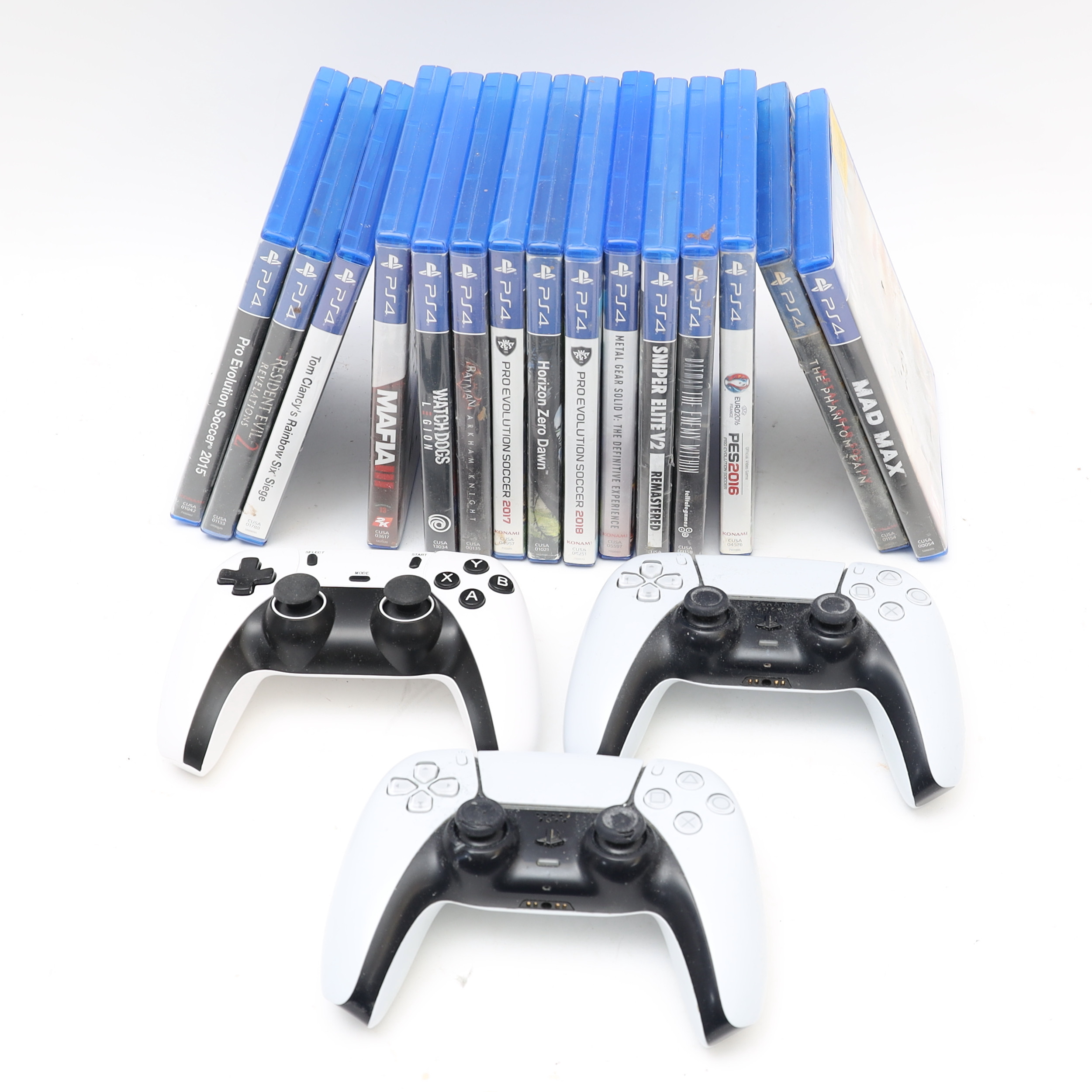 SPEL OCH HANDKONTROLLER, Playstation 4 respektive 5.