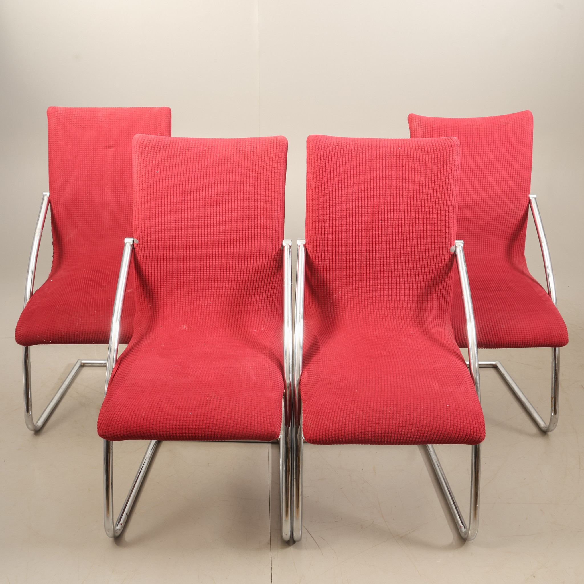 STOLAR. 4 st, textilklädsel/krom, 1970-tal.