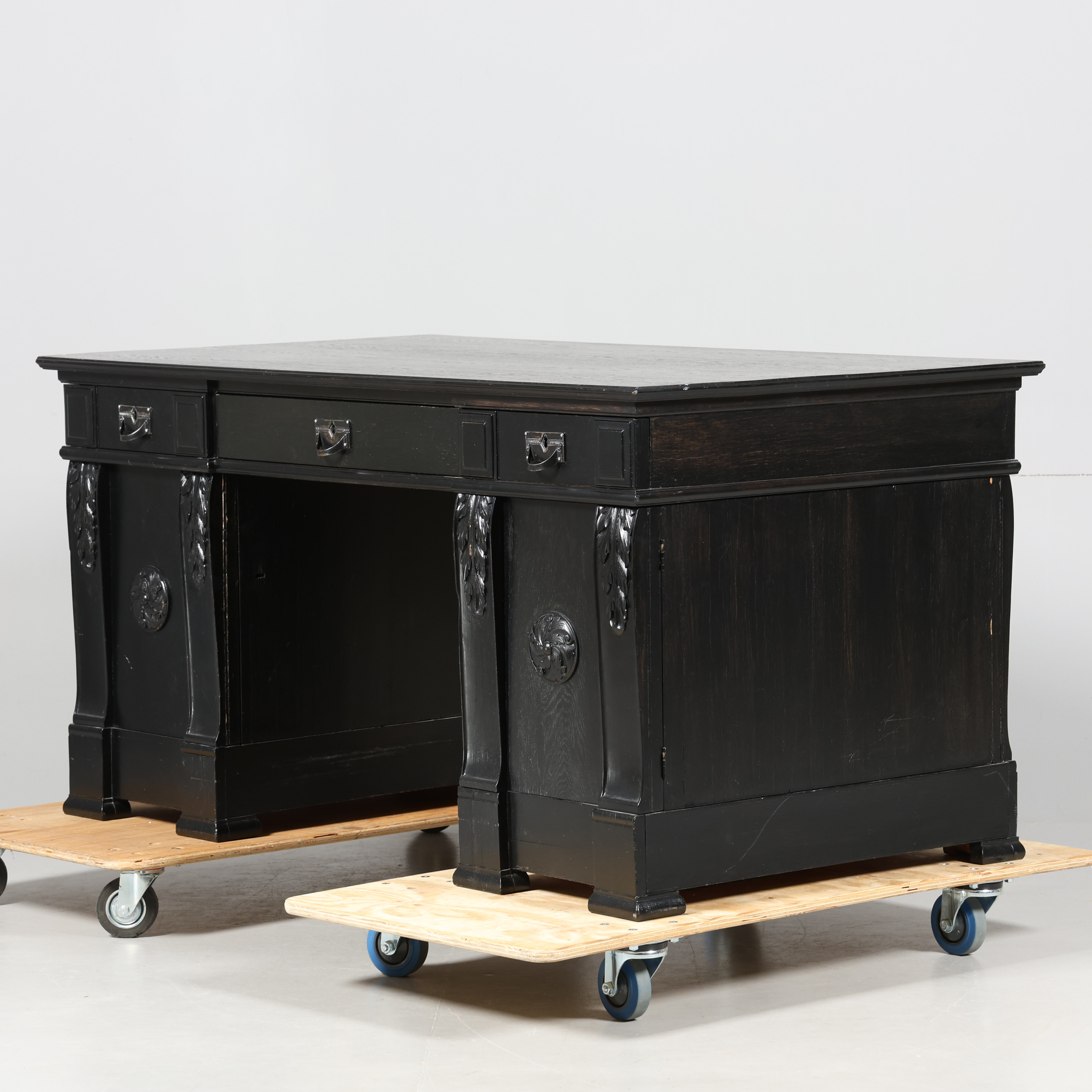 SKRIVBORD, jugend, 1900-tal, bemålad.