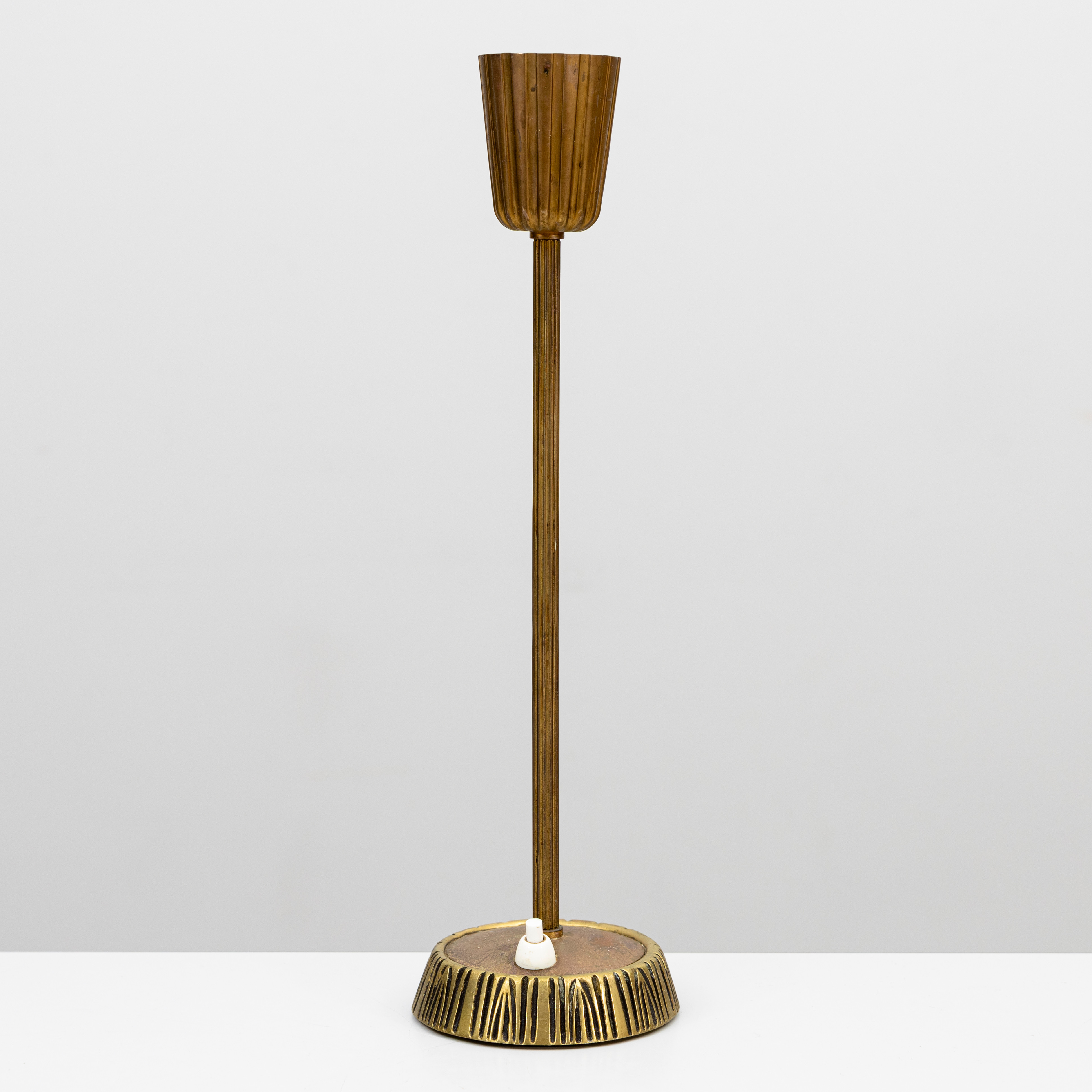 SONJA KATZIN. Bordslampa, metall, Asea Belysning, modell nr 1263, 1950-tal.